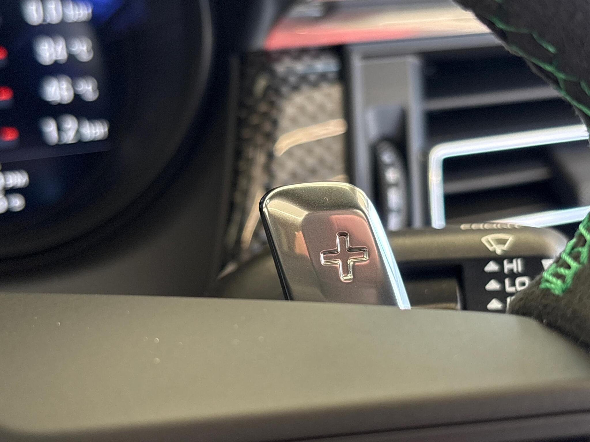 Porsche Macan view 39