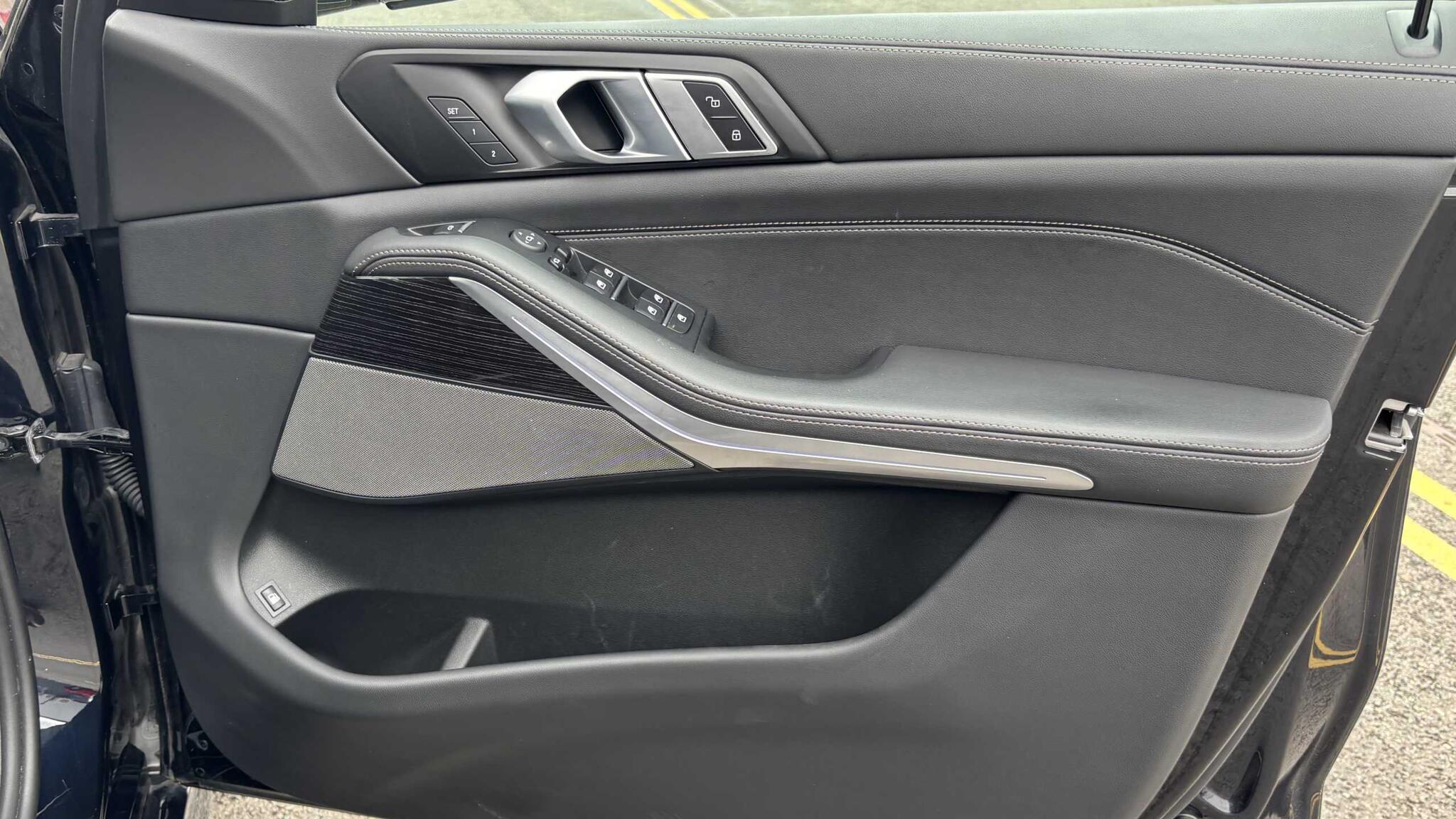 BMW X5 view 23