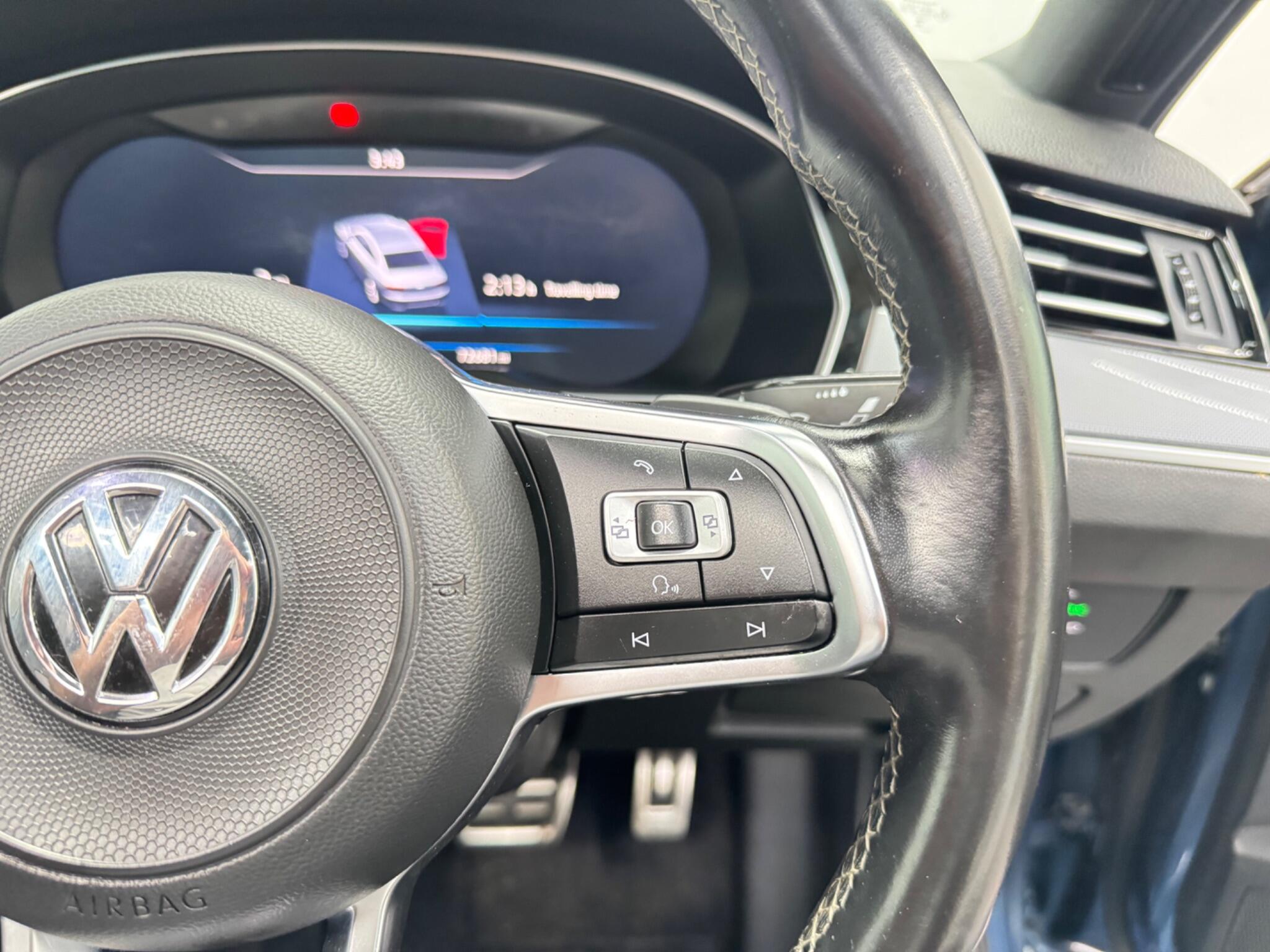 Volkswagen Passat view 13