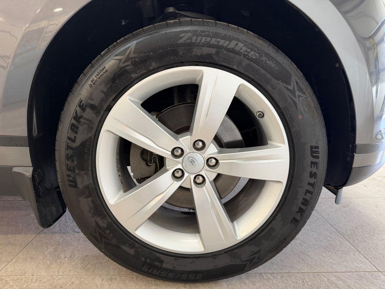 Land Rover Range Rover Velar view 13