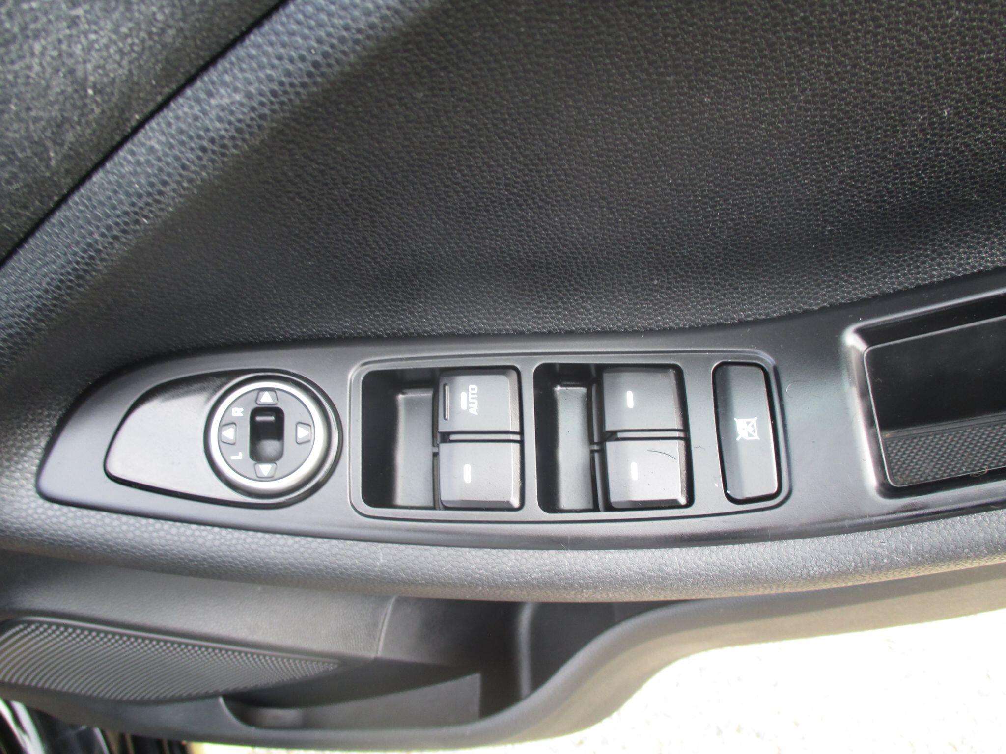 Hyundai i20 view 36