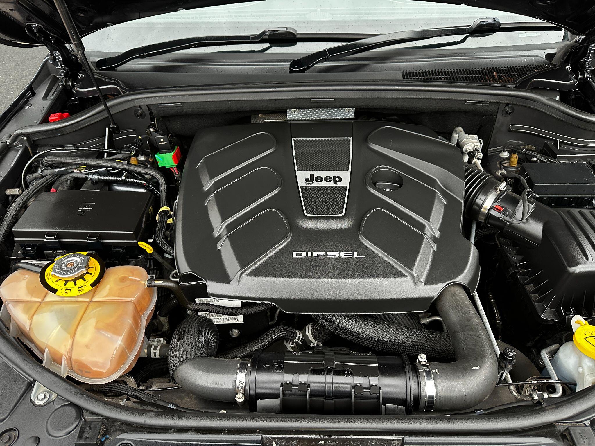 Jeep Grand Cherokee view 35