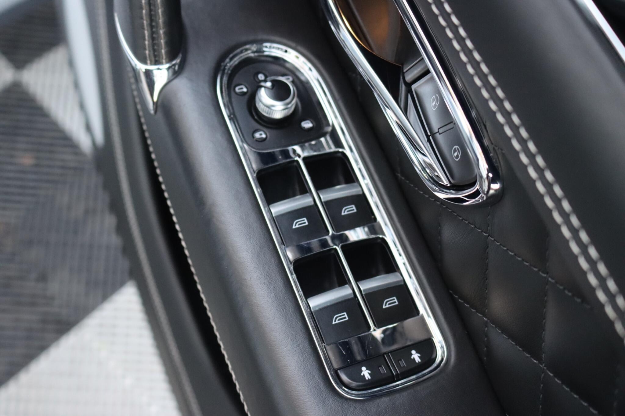 Bentley Bentayga view 54