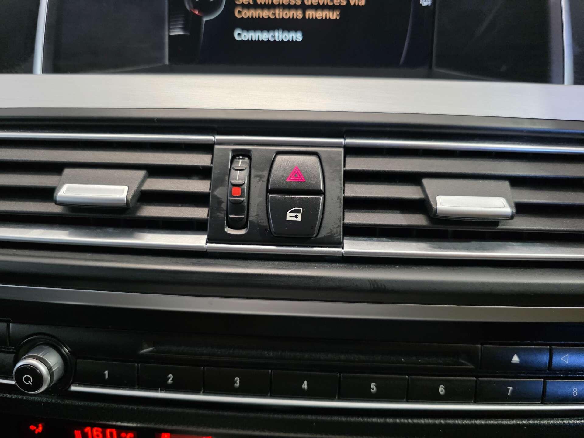 BMW 5 Series view 24