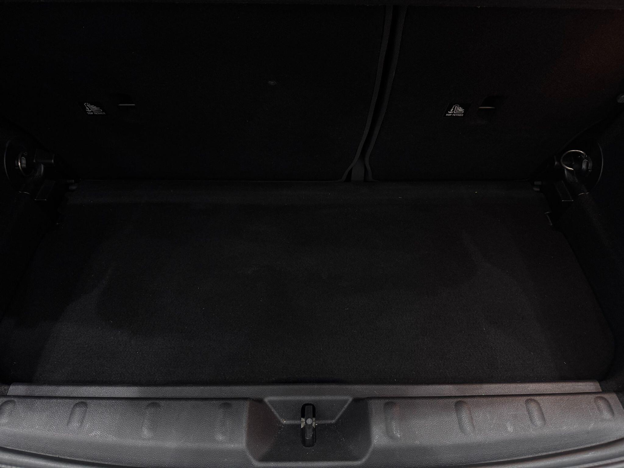 Mini Hatch view 47
