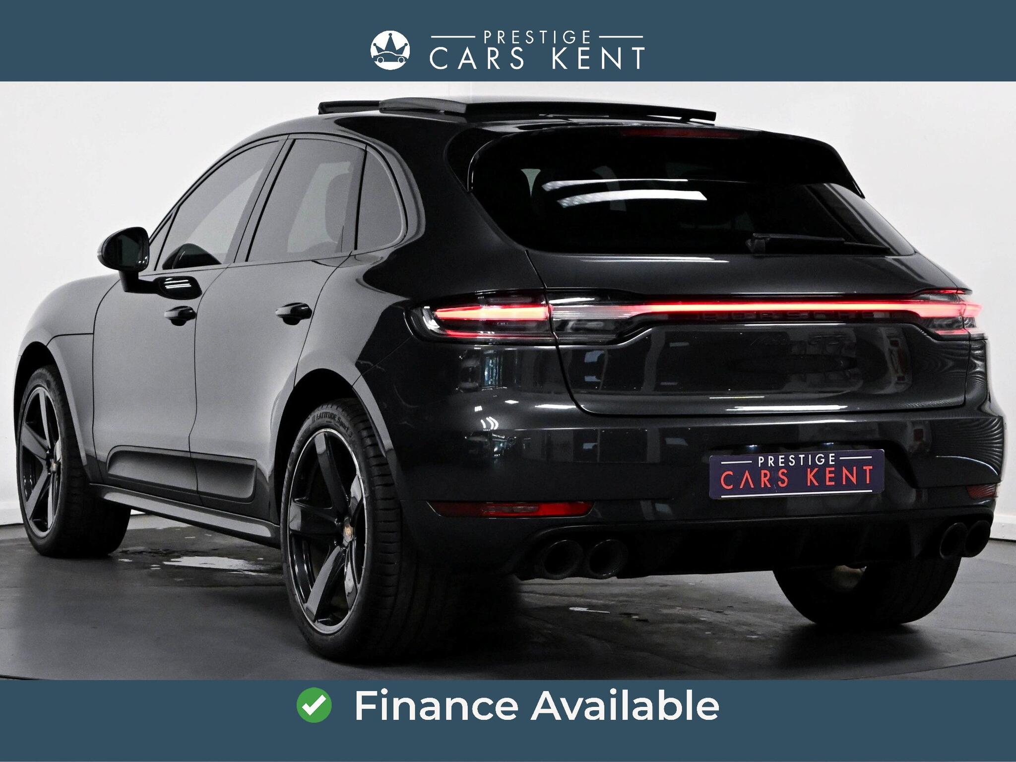 Porsche Macan view 3