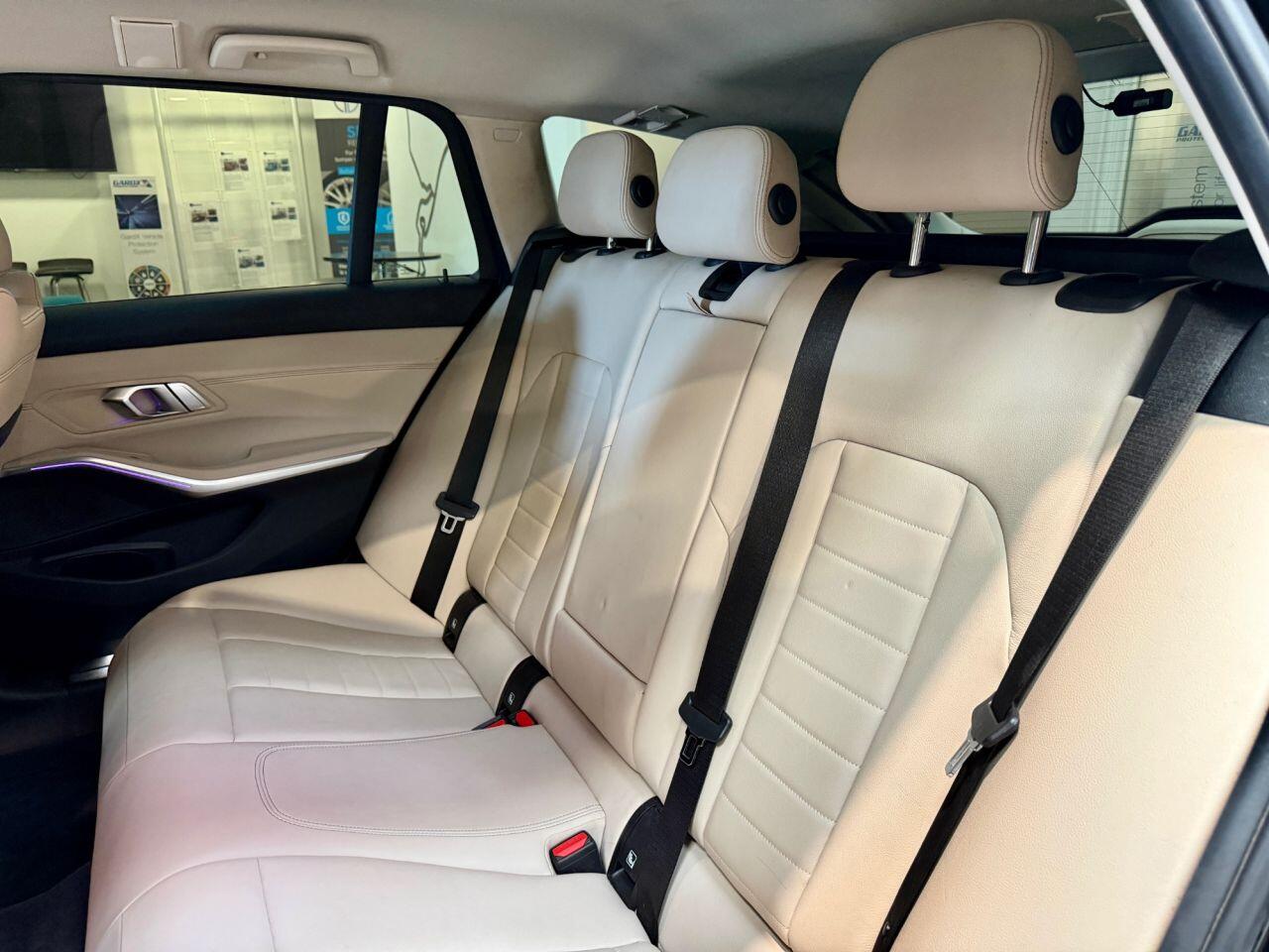 BMW 3 Series view 27