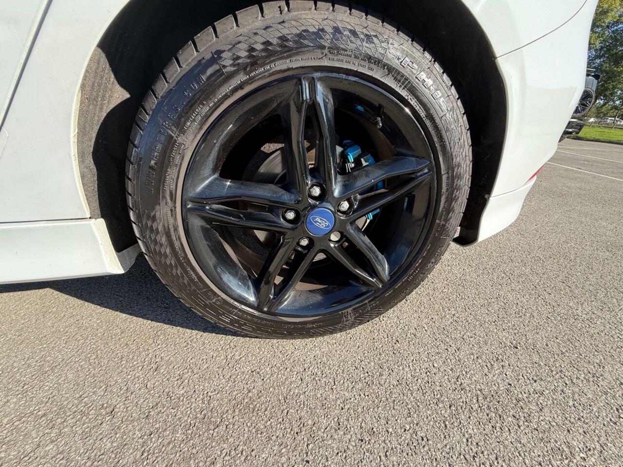 Ford Focus view 50