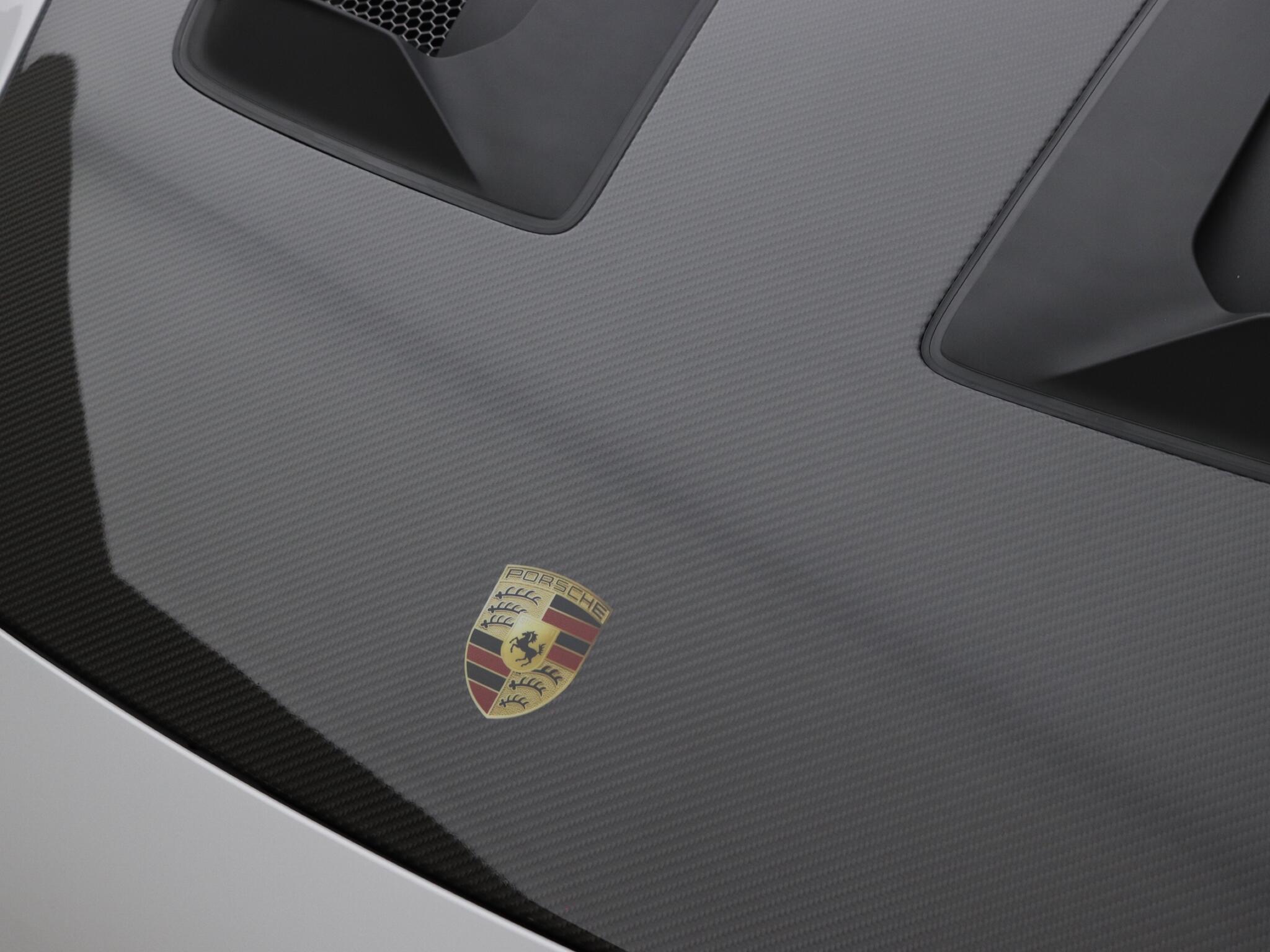 Porsche 911 view 44