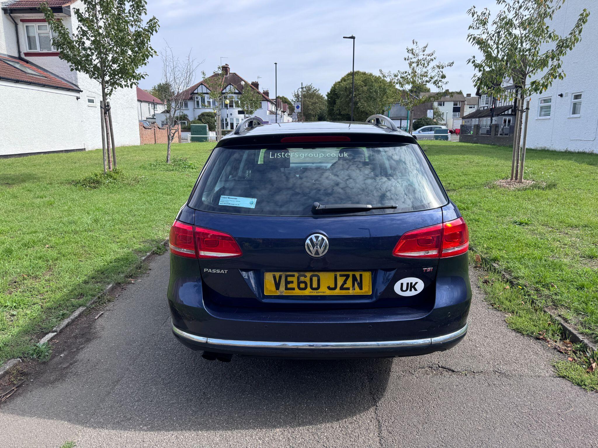 2011 Volkswagen Passat image 9