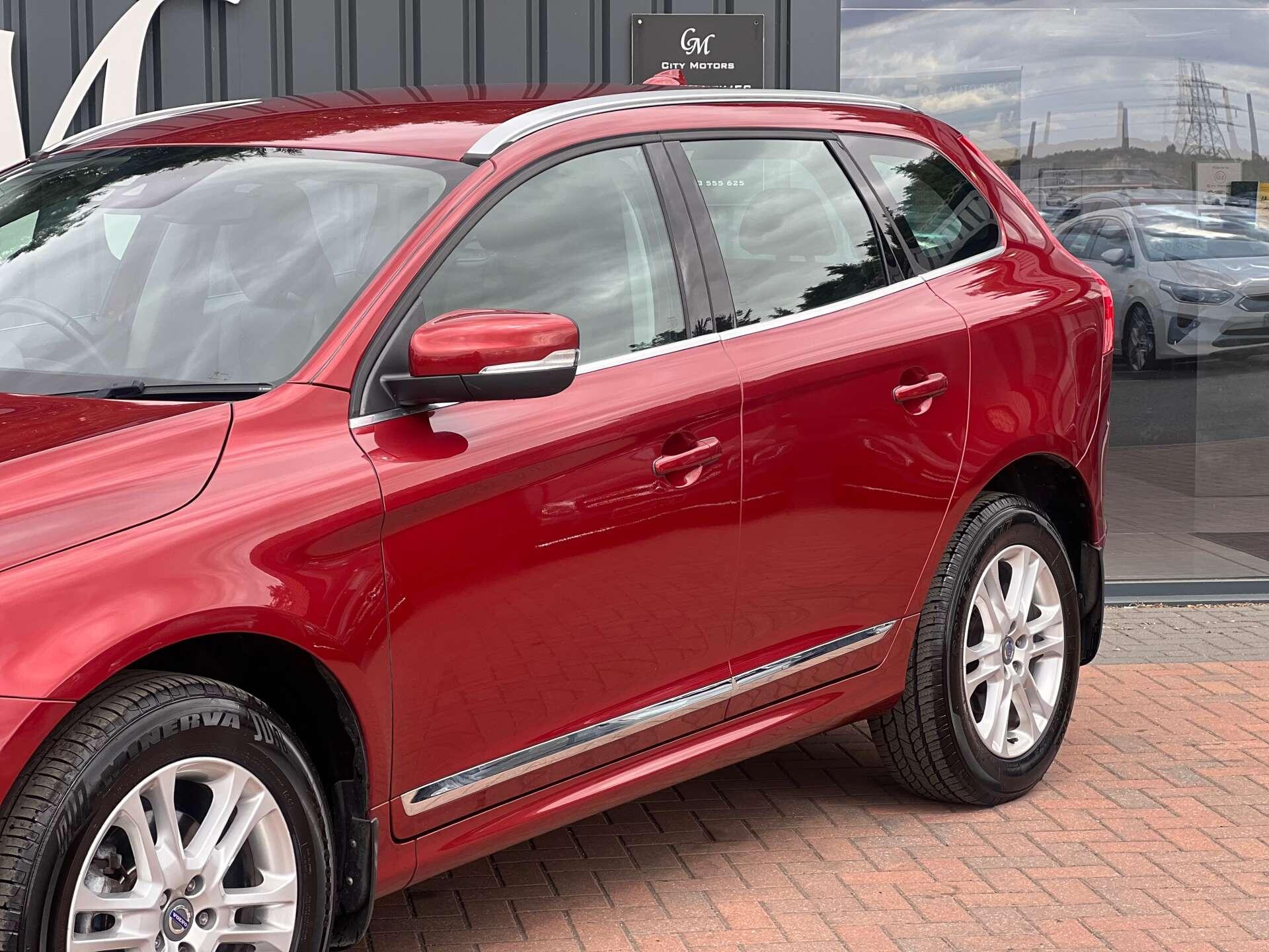Volvo XC60 view 3