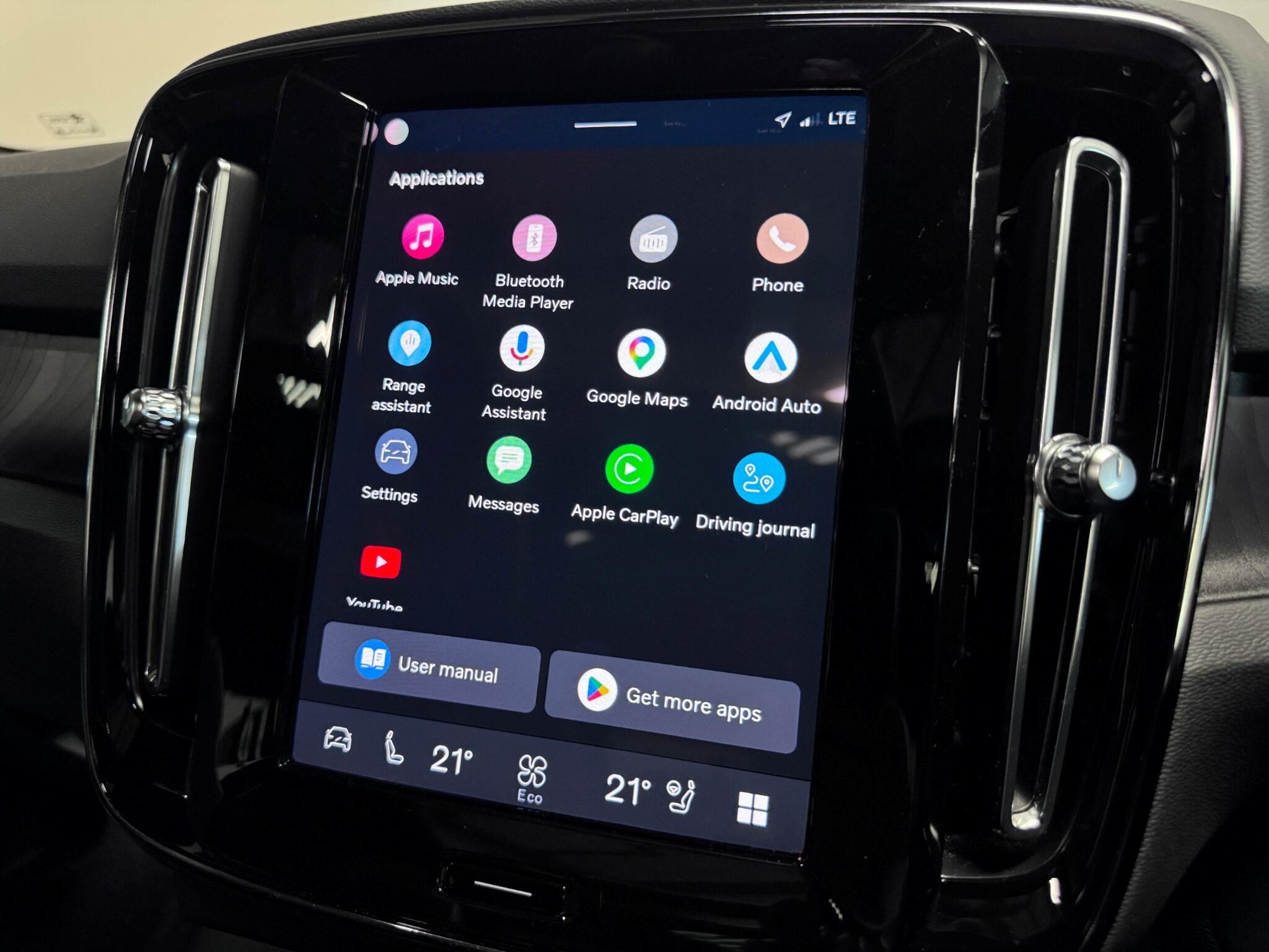 Volvo XC40 view 11