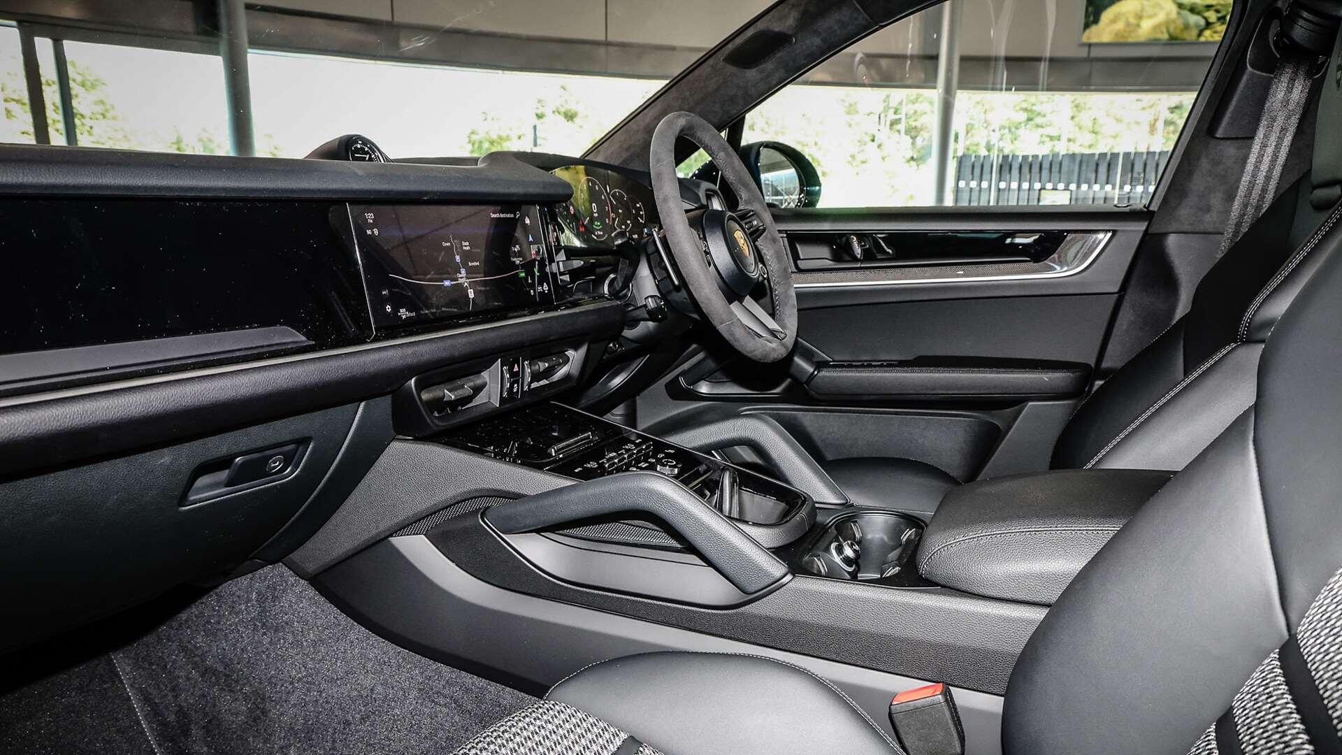 Porsche Cayenne view 3