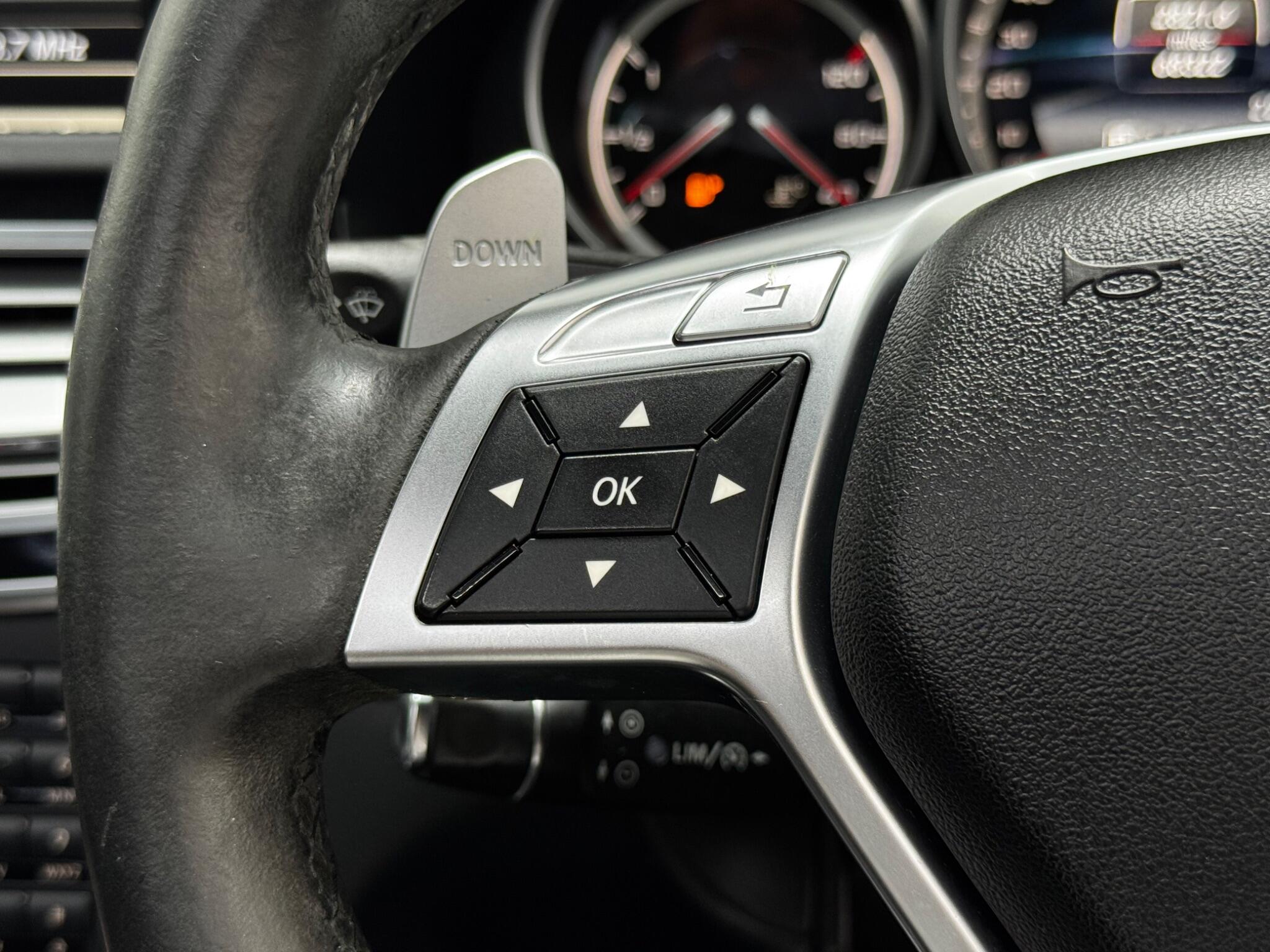 Mercedes-Benz E-Class view 28