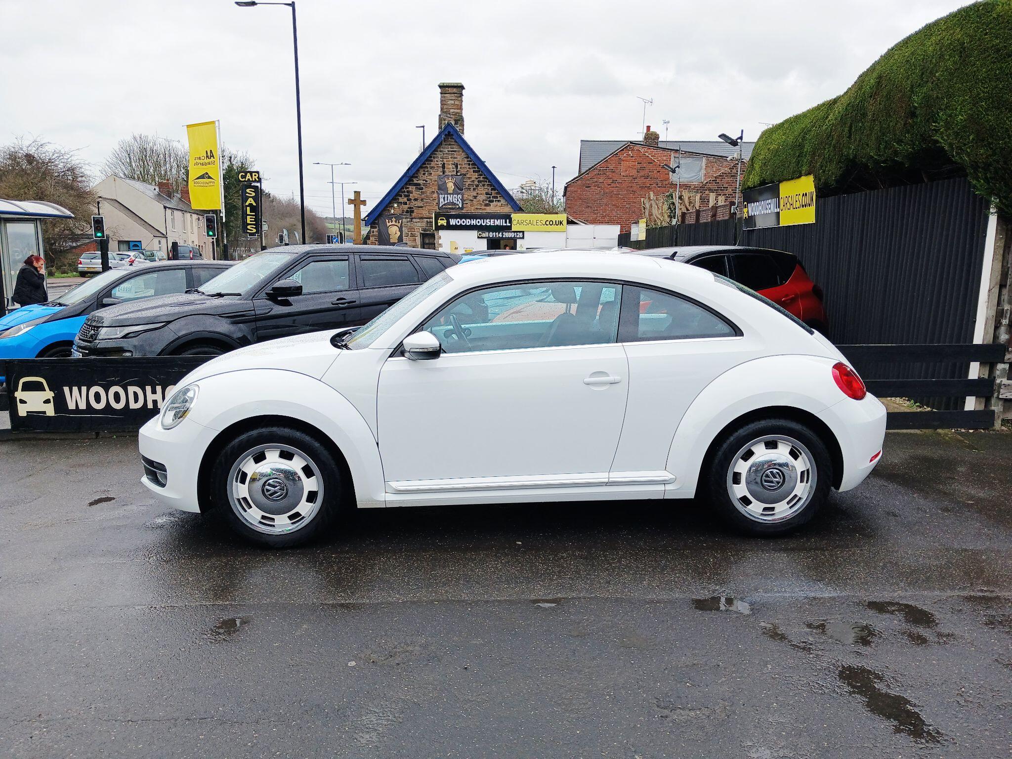 2015 Volkswagen Beetle image 2