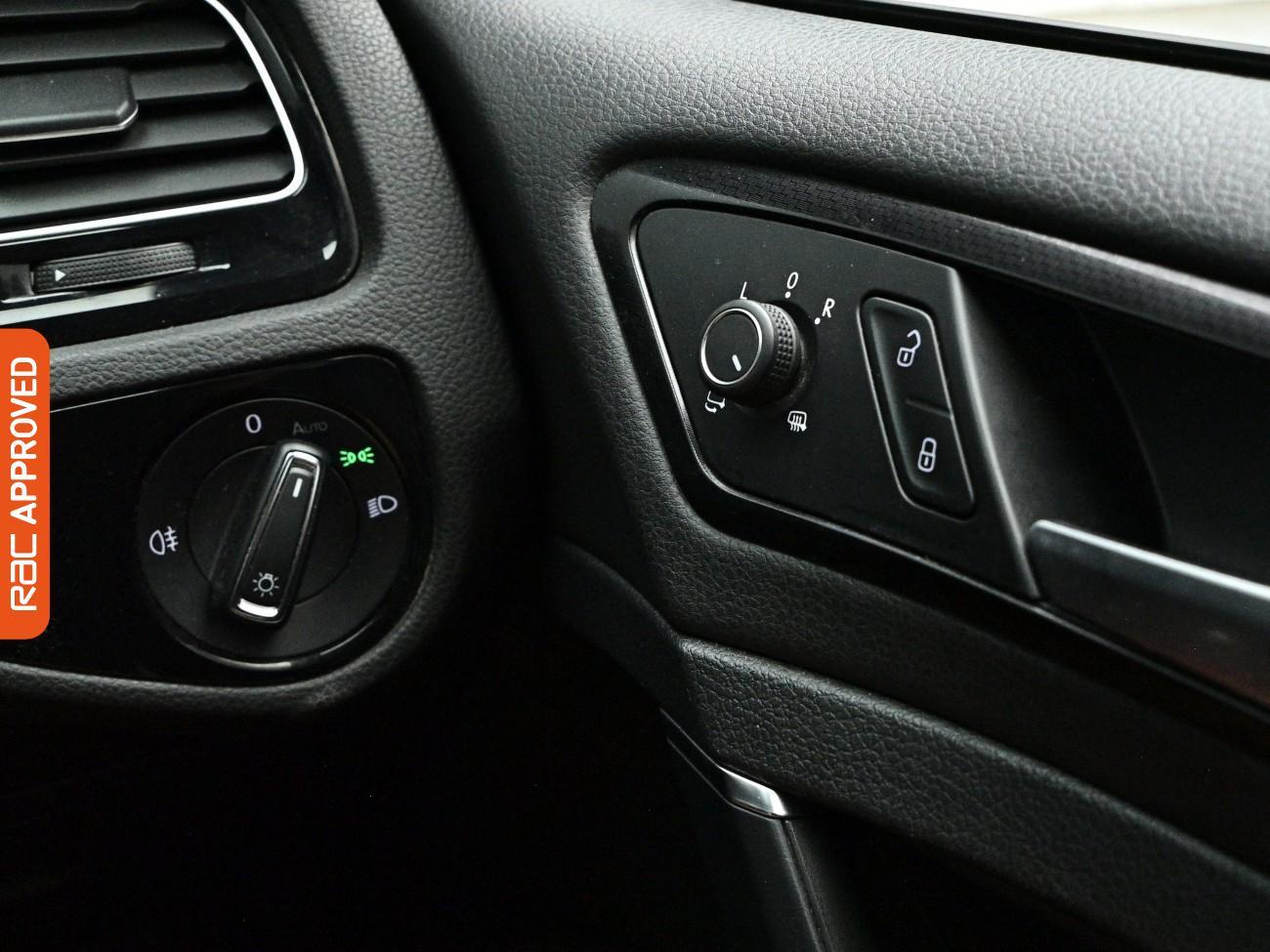 Volkswagen Golf view 25