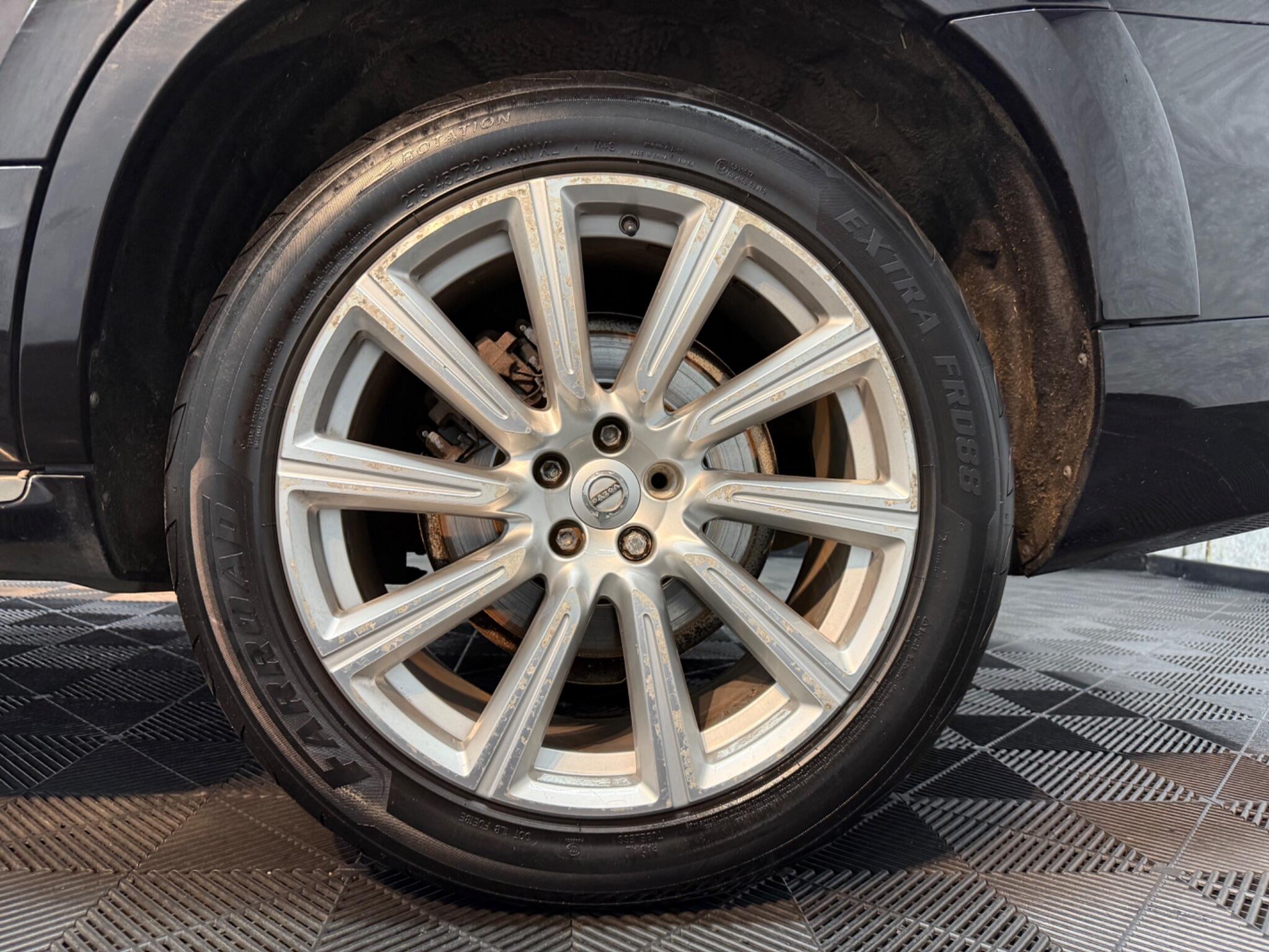 Volvo XC90 view 34