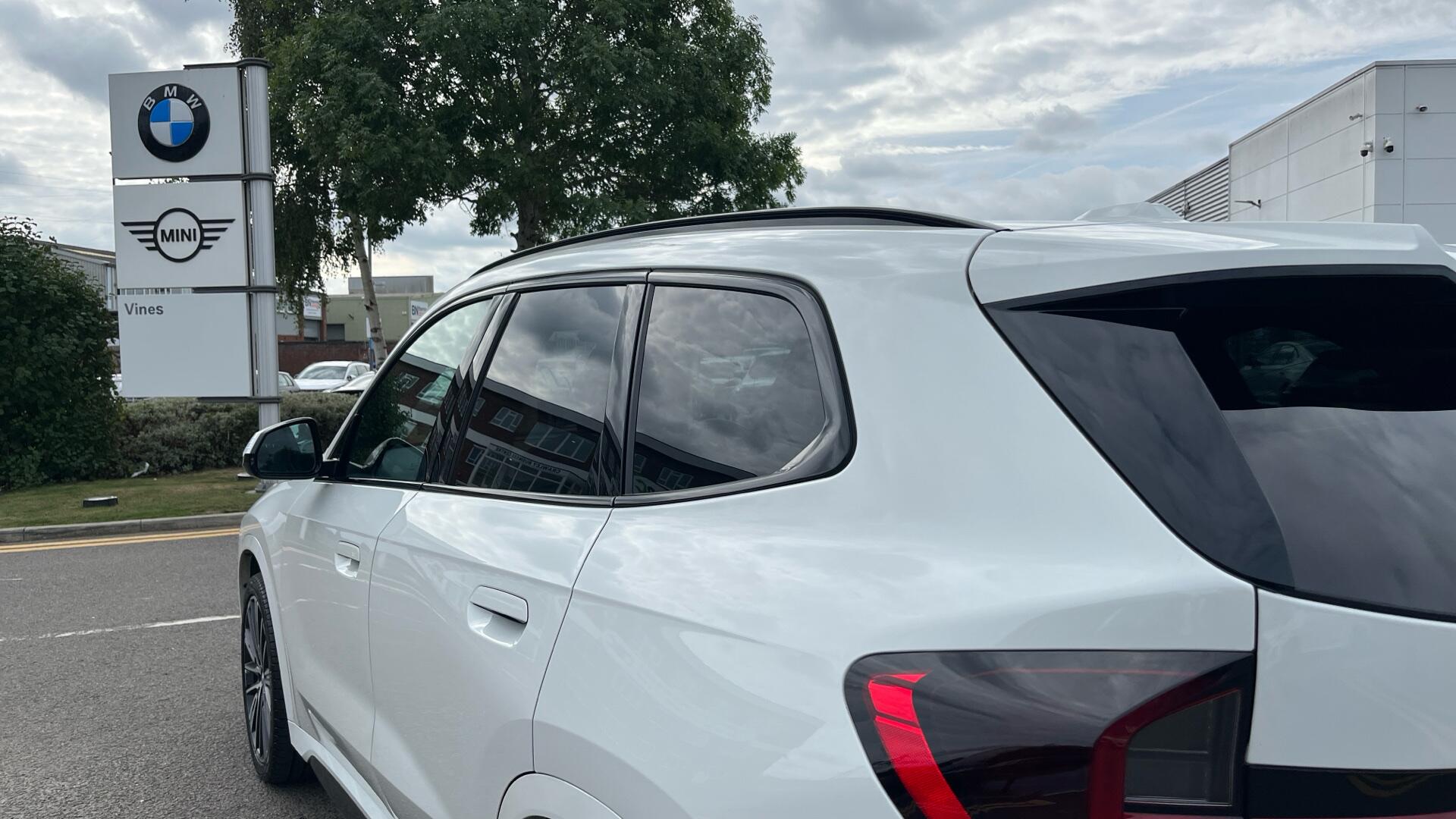 BMW iX1 view 33