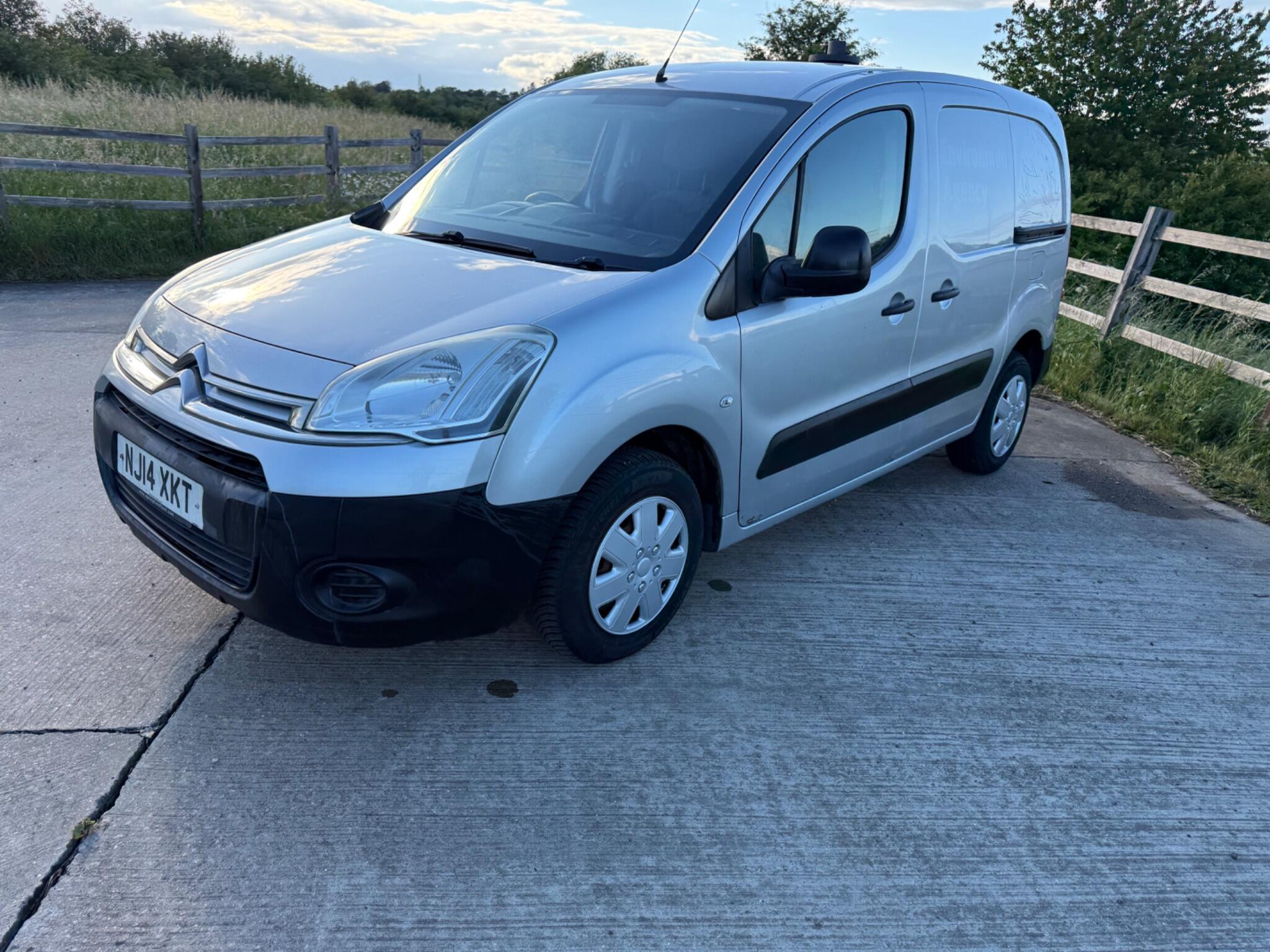 Citroen Berlingo 1.6 HDi 850 Enterprise L1 5dr — photo 12 of 92