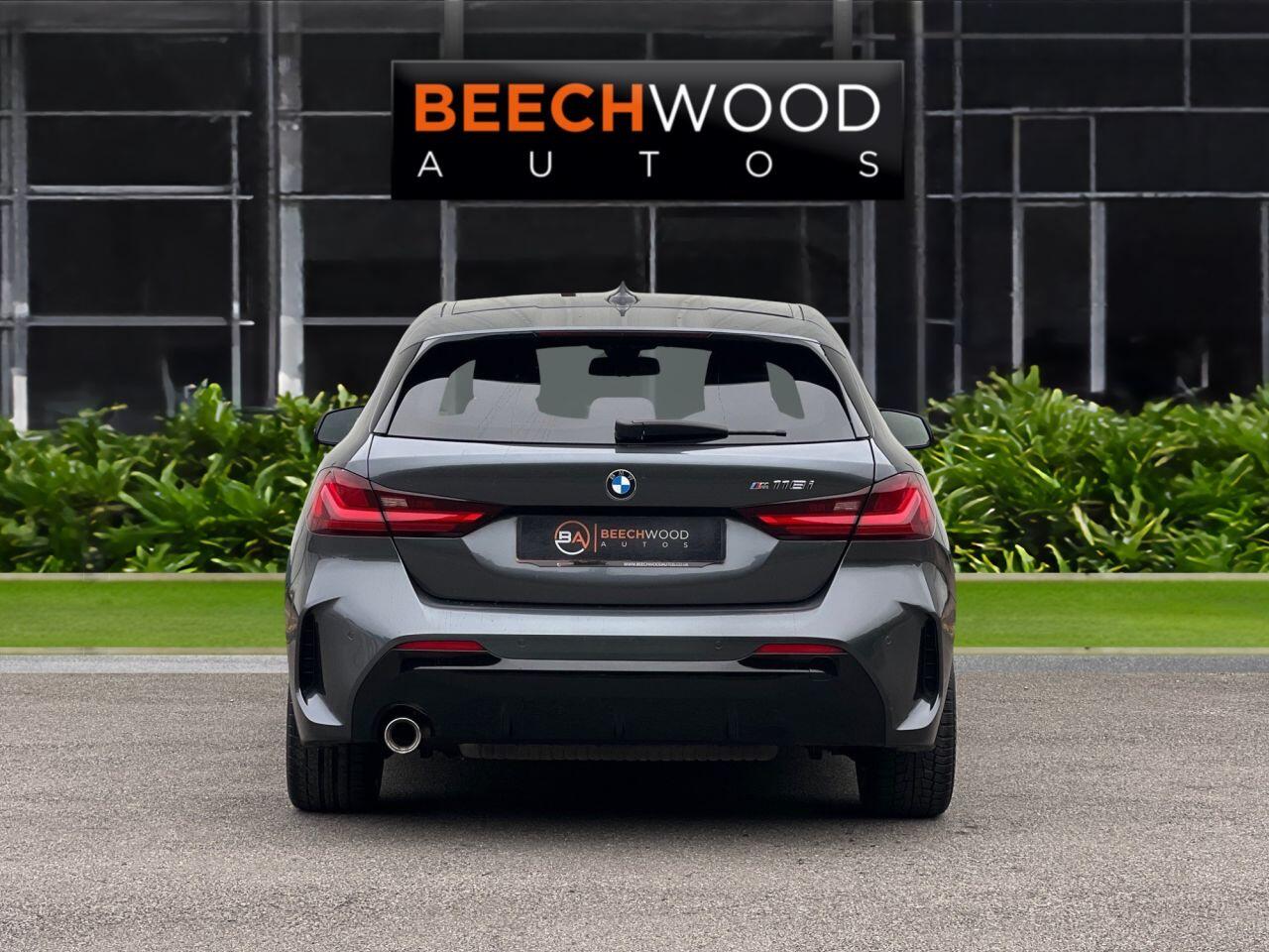 BMW 1 Series view 6