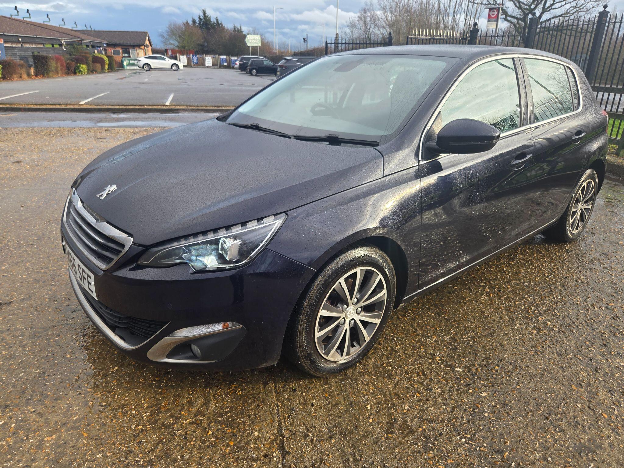 Peugeot 308 view 4