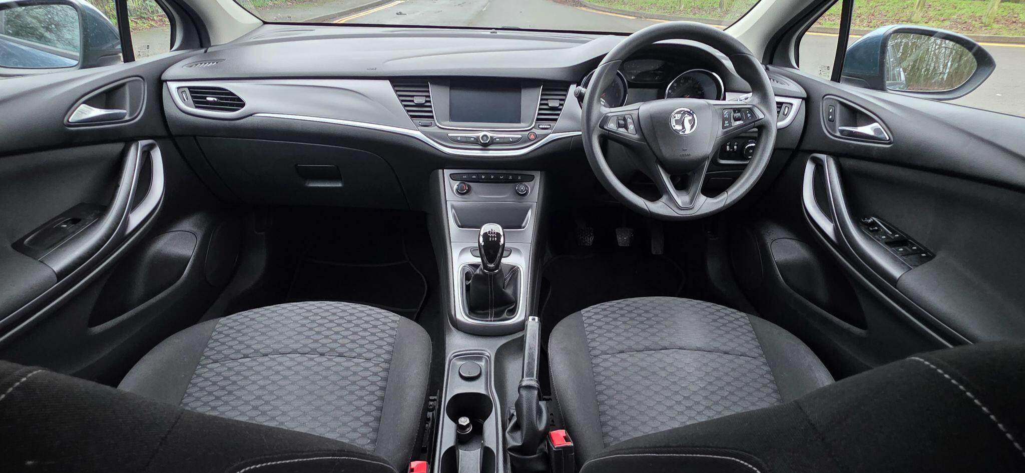 2016 Vauxhall Astra 1.6 CDTi BlueInjection Design Euro 6 (s/s) 5dr • 78,100 miles image 14