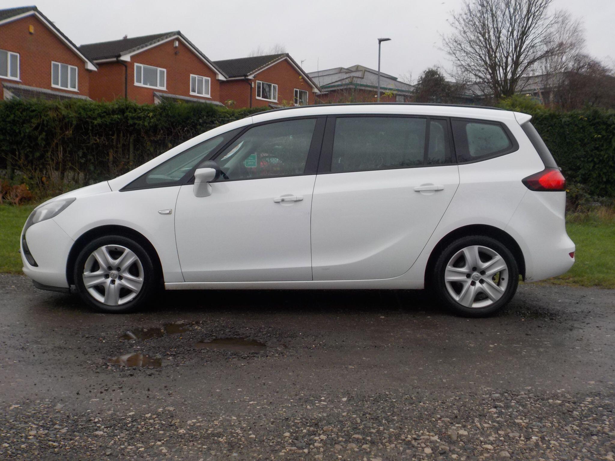 Vauxhall Zafira Tourer 1.8 16V Exclusiv Euro 5 5dr
