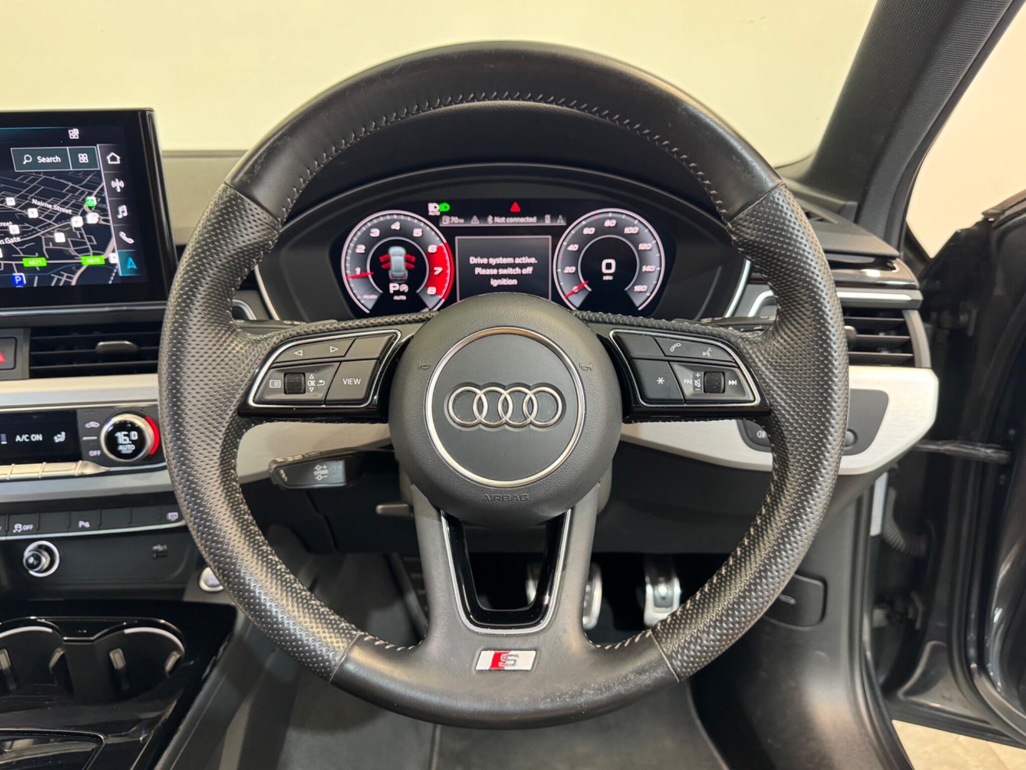 Audi A4 view 24