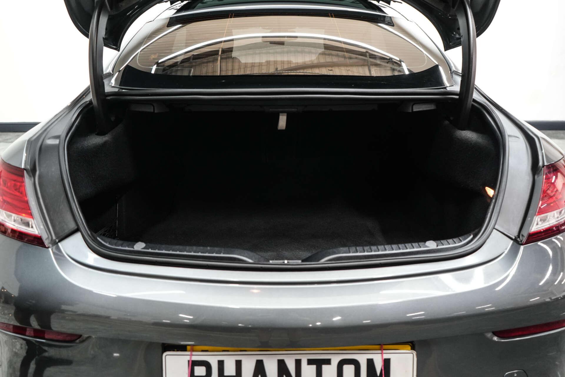 Mercedes-Benz C-Class view 13