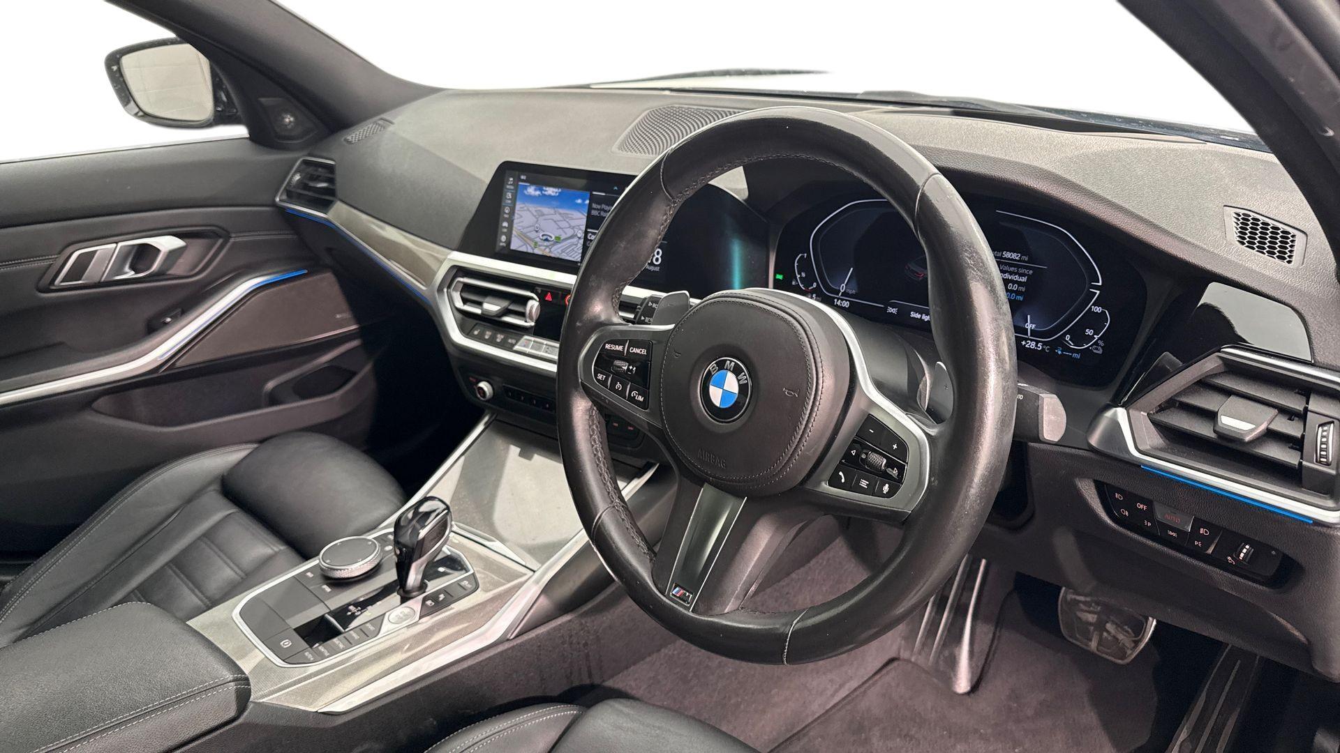 BMW 3 Series view 6