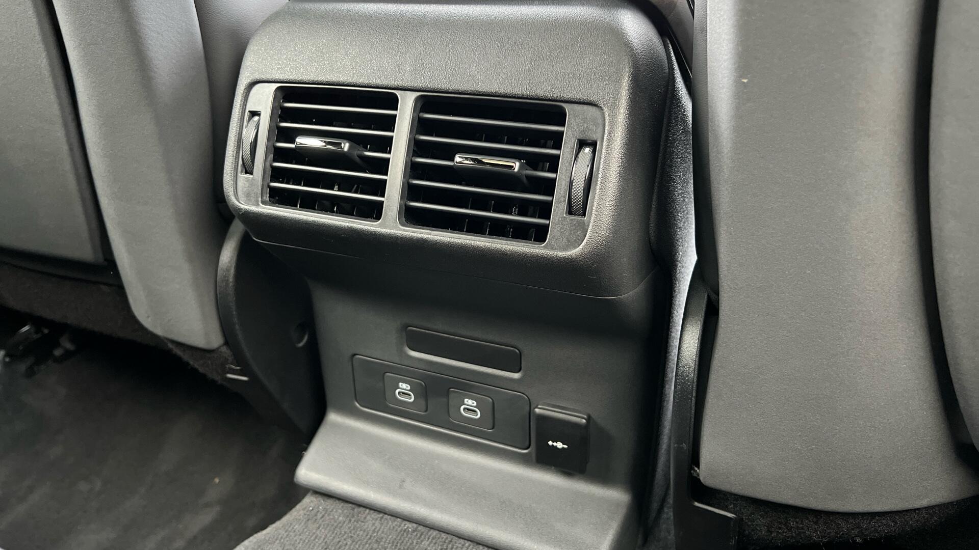 Land Rover Range Rover Velar view 21