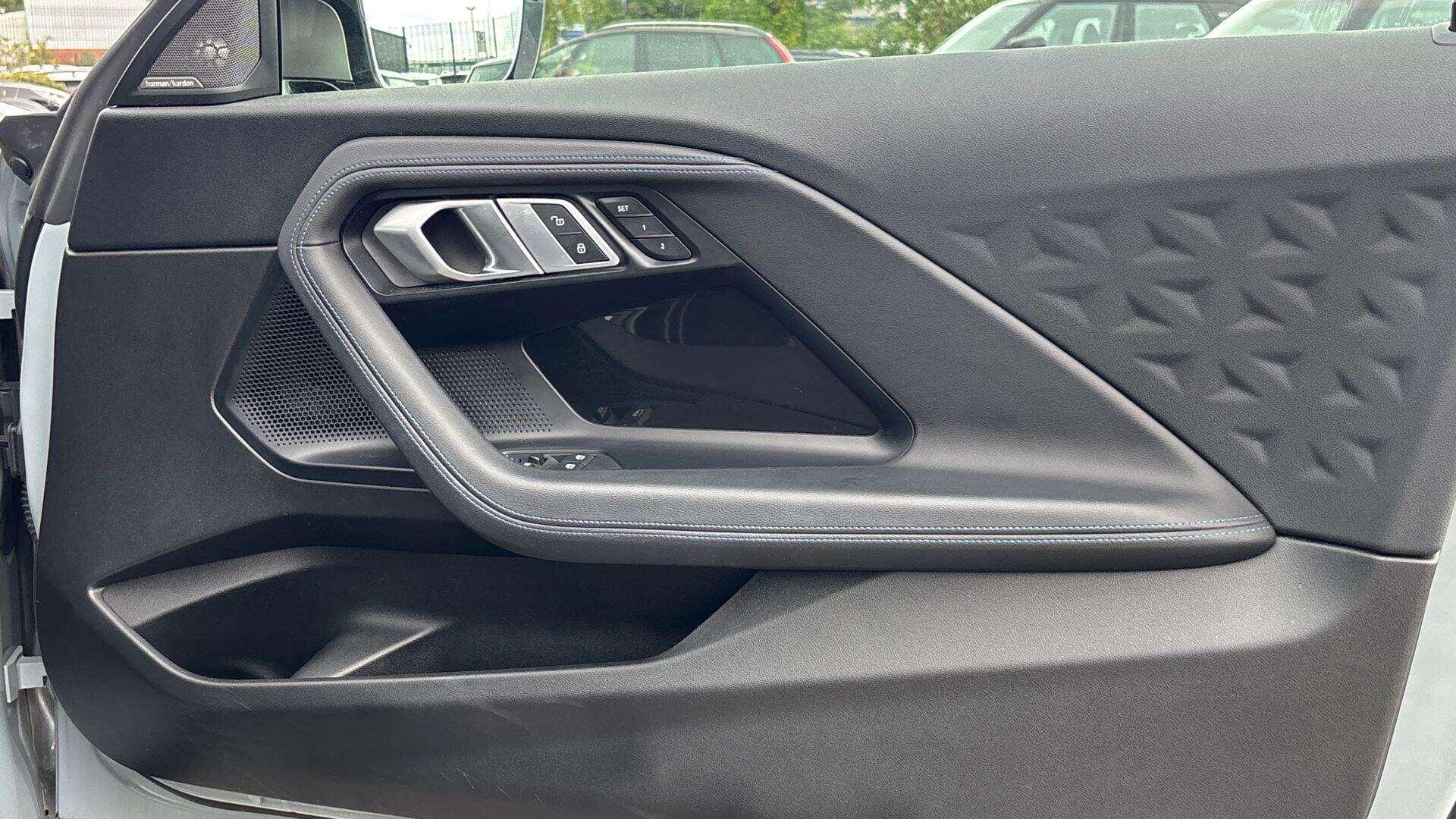 BMW 2 Series view 27