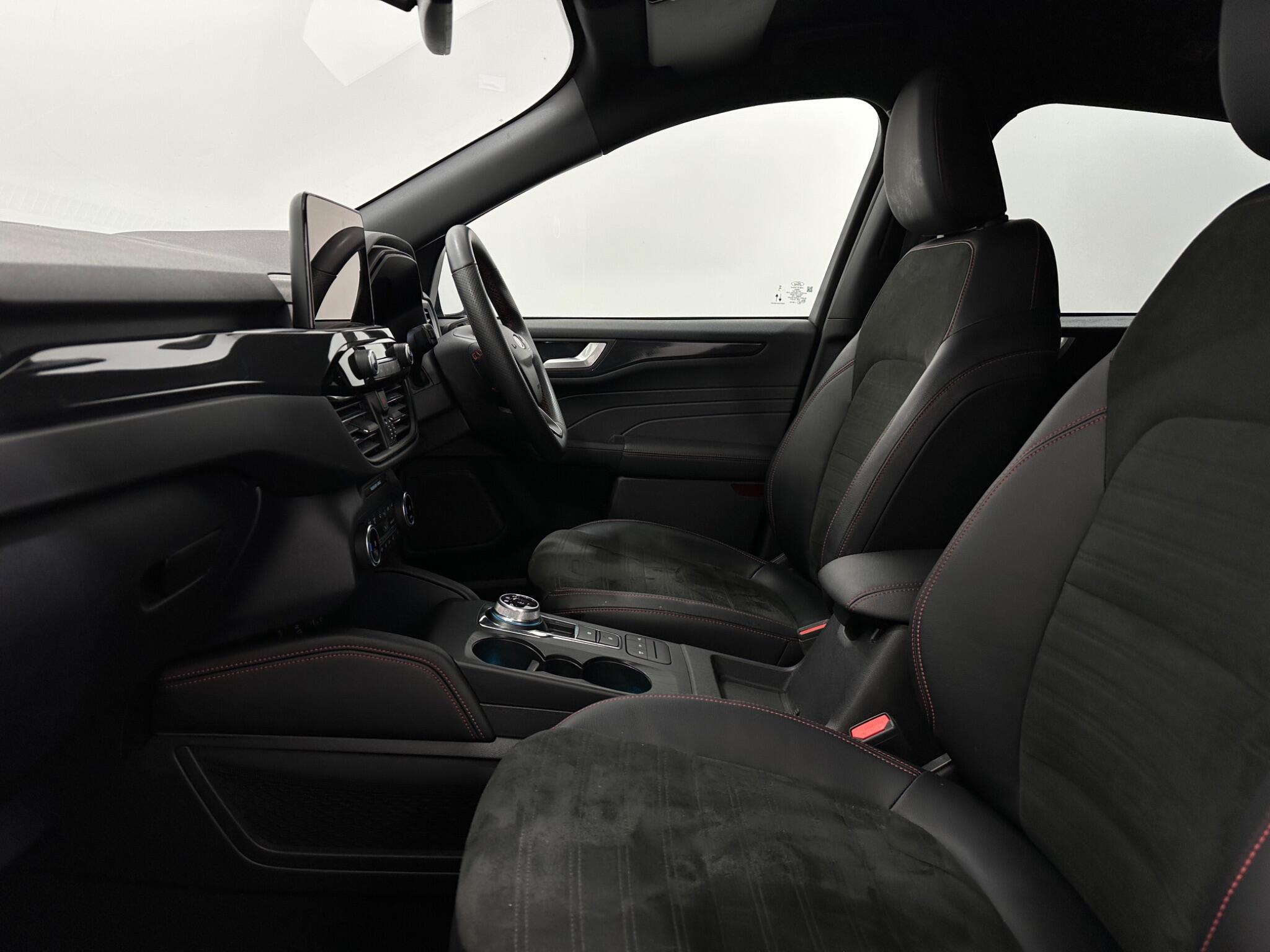 Ford Kuga view 34