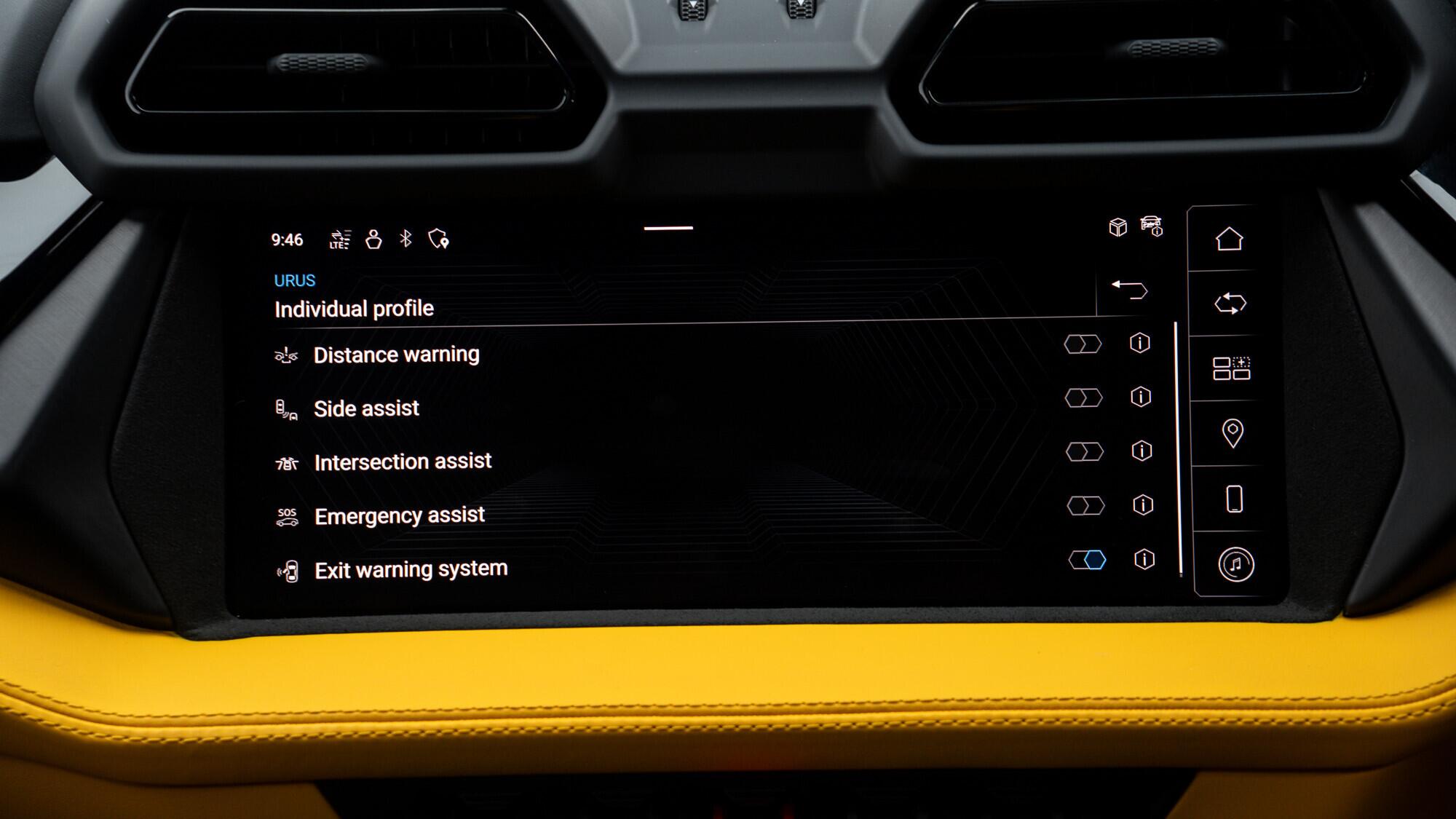 Lamborghini Urus view 32