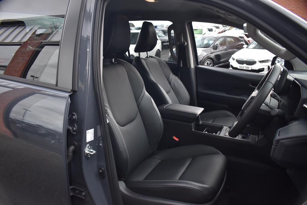 Toyota Hilux view 8