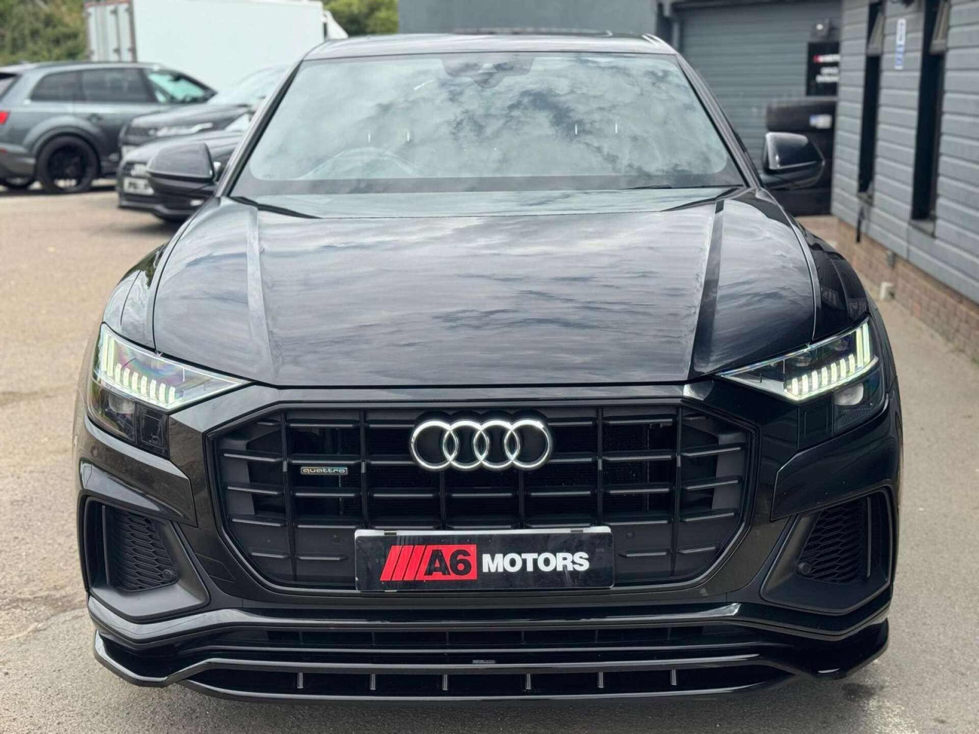 Audi Q8 view 15