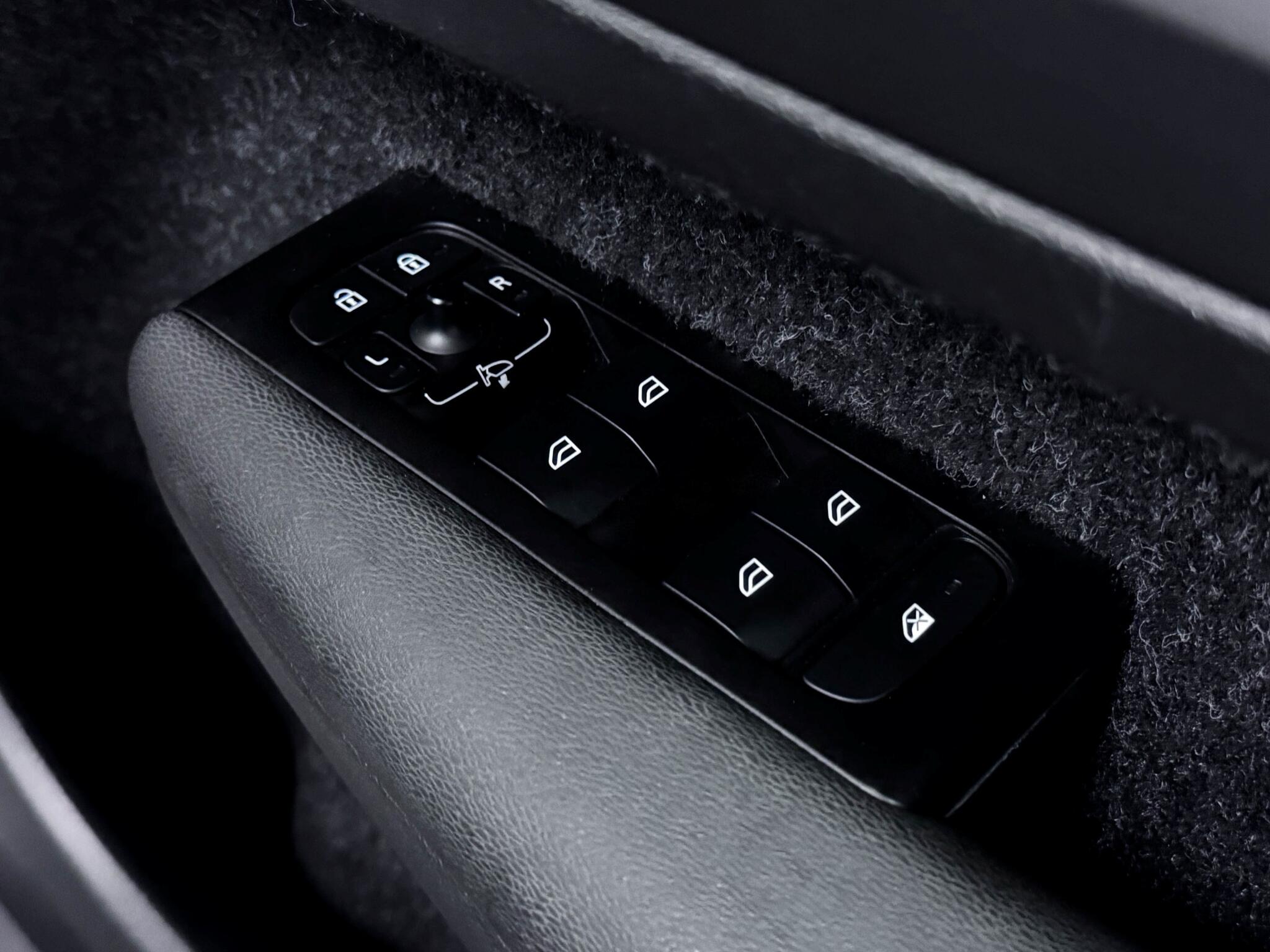 Volvo XC40 view 22
