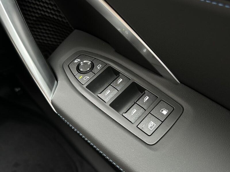 BMW X1 view 60