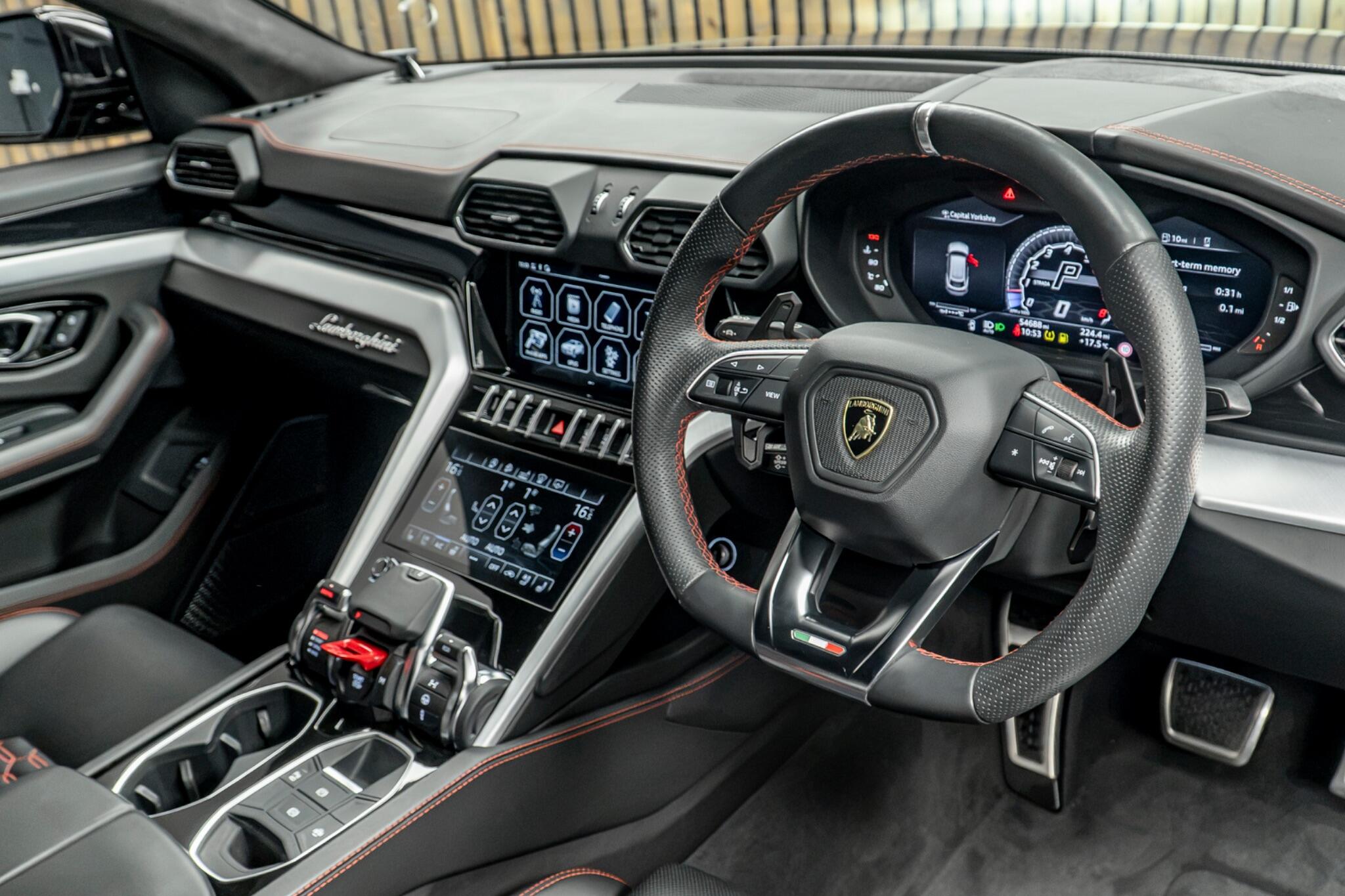 Lamborghini Urus view 24