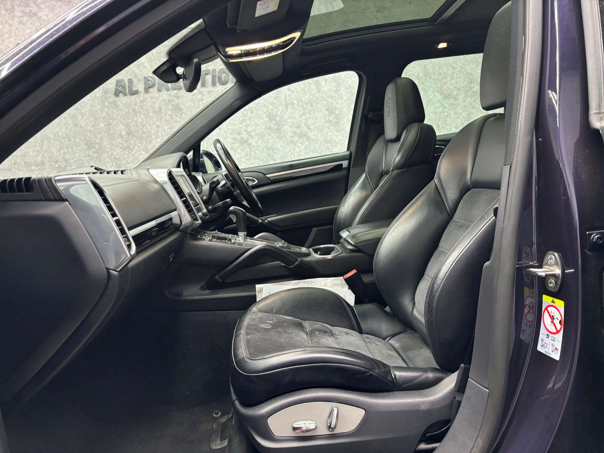 Porsche Cayenne view 10
