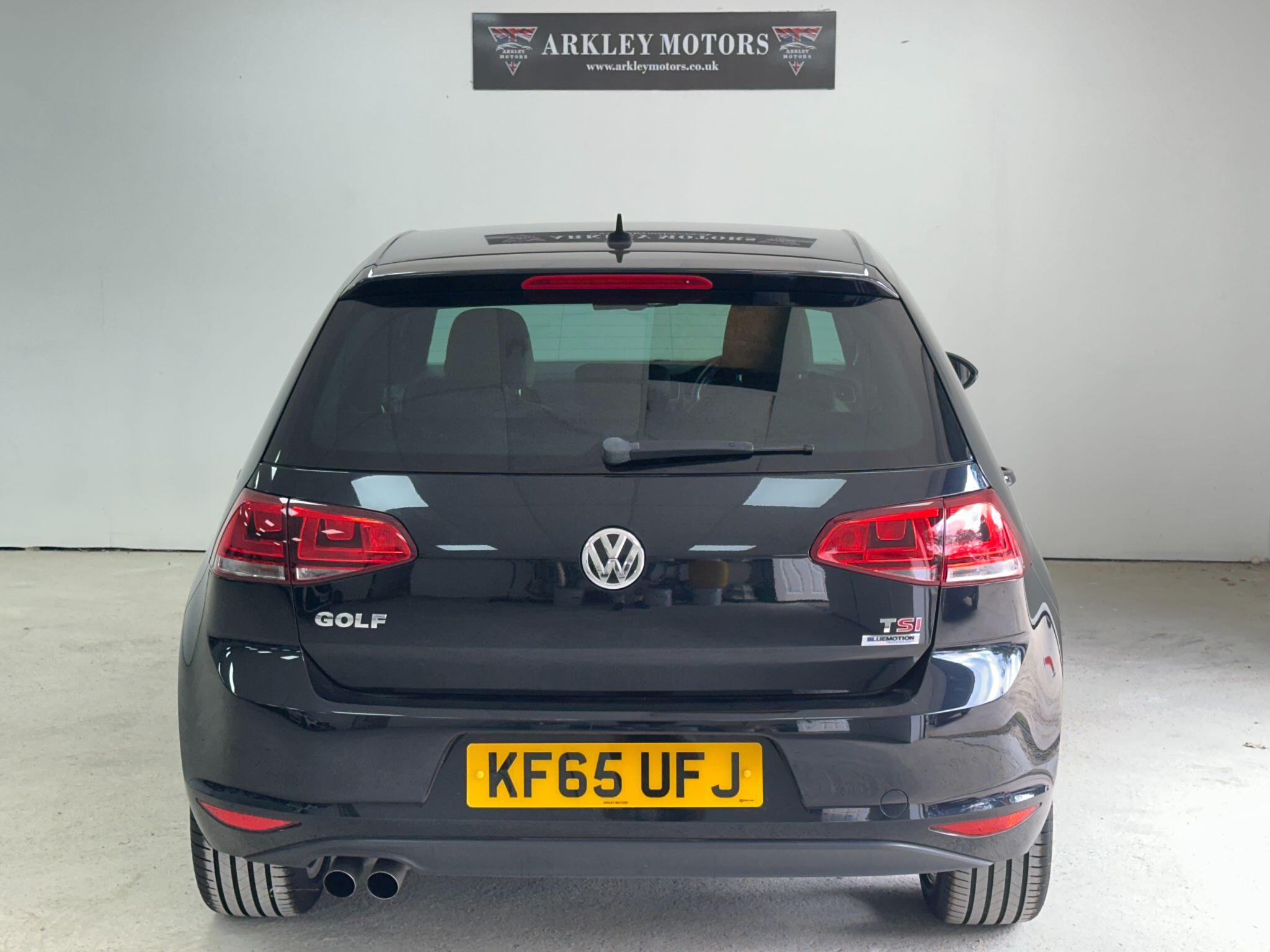 2015 Volkswagen Golf image 12