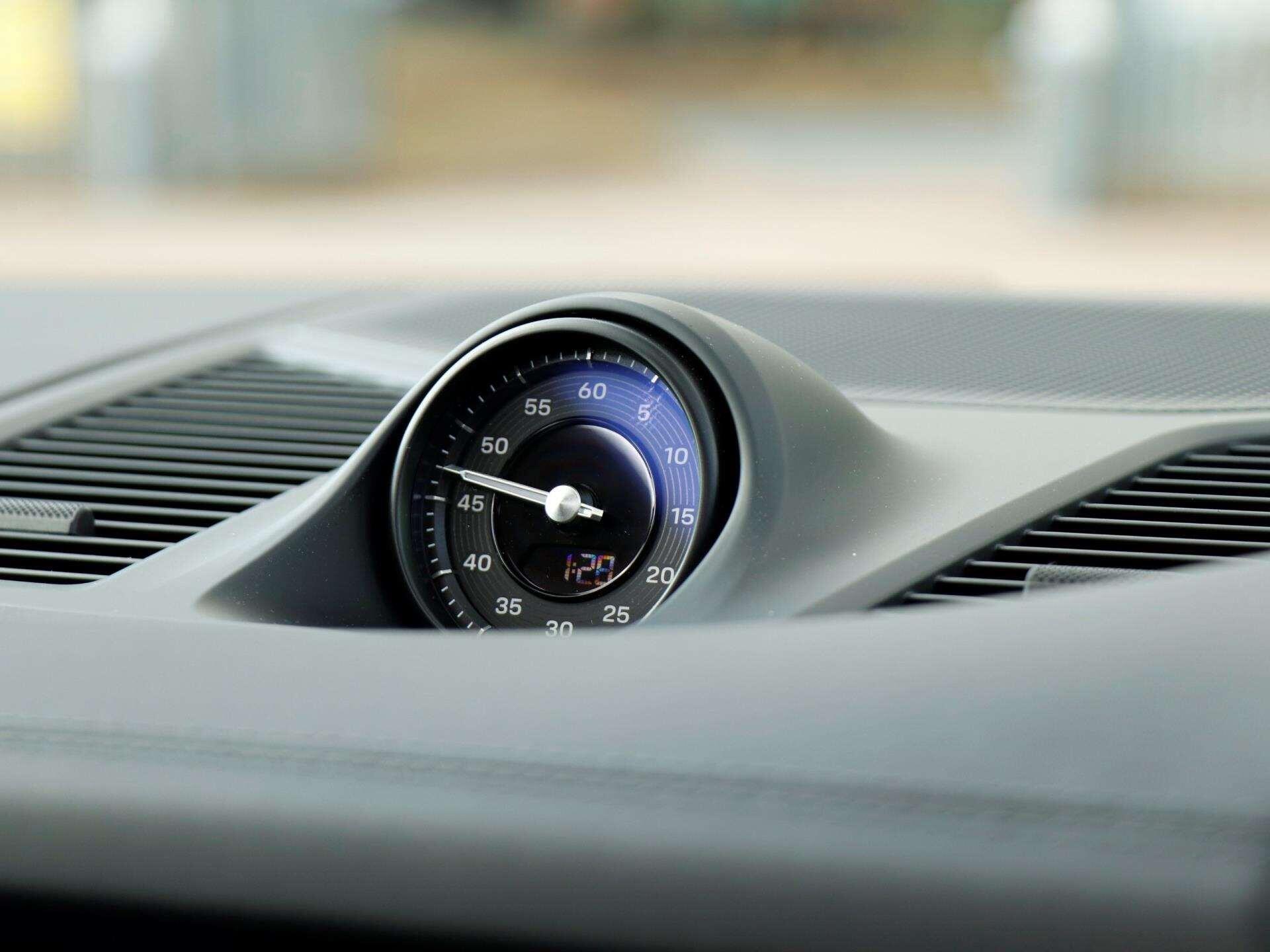 Porsche Cayenne view 14