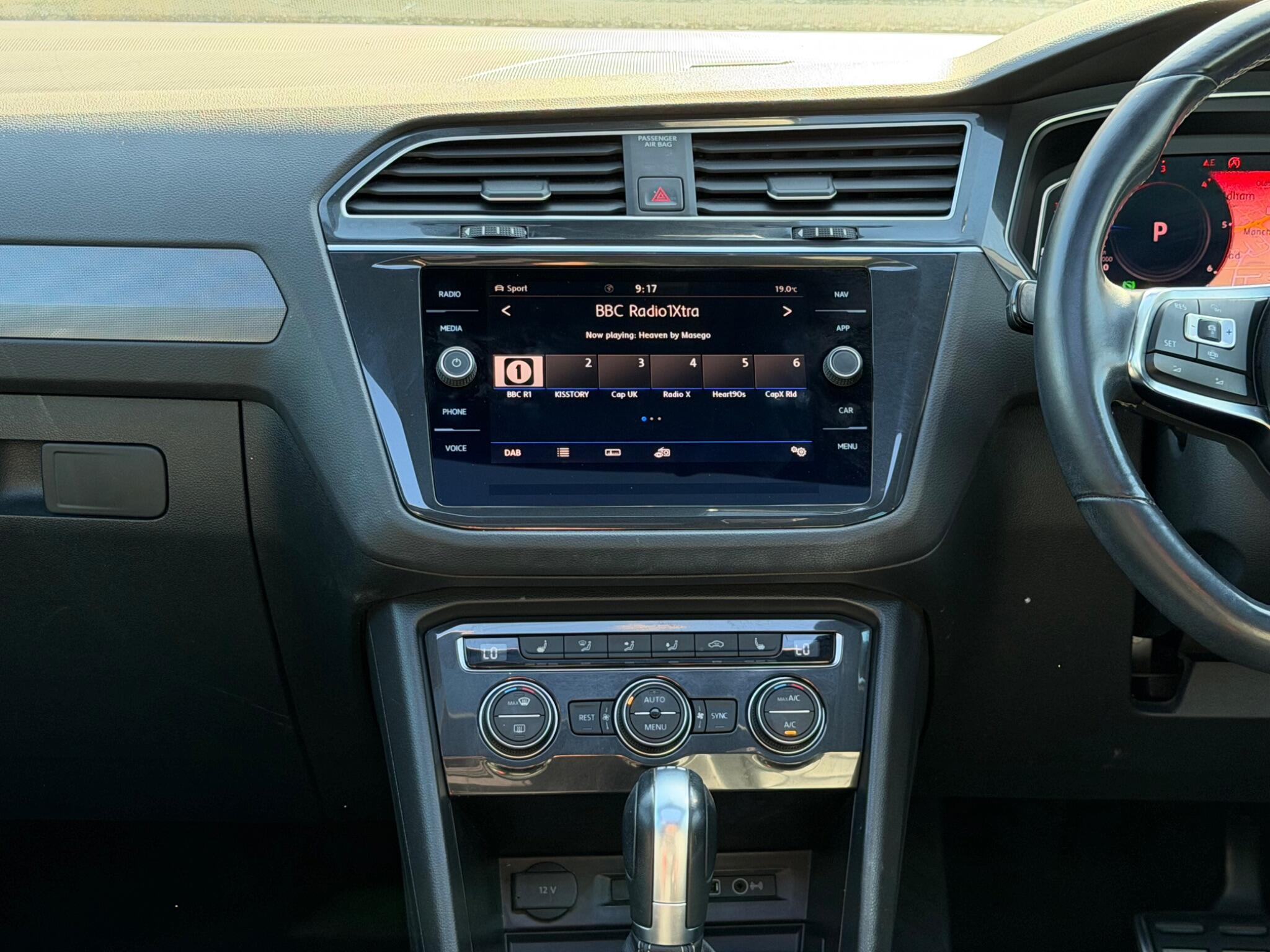 Volkswagen Tiguan view 29