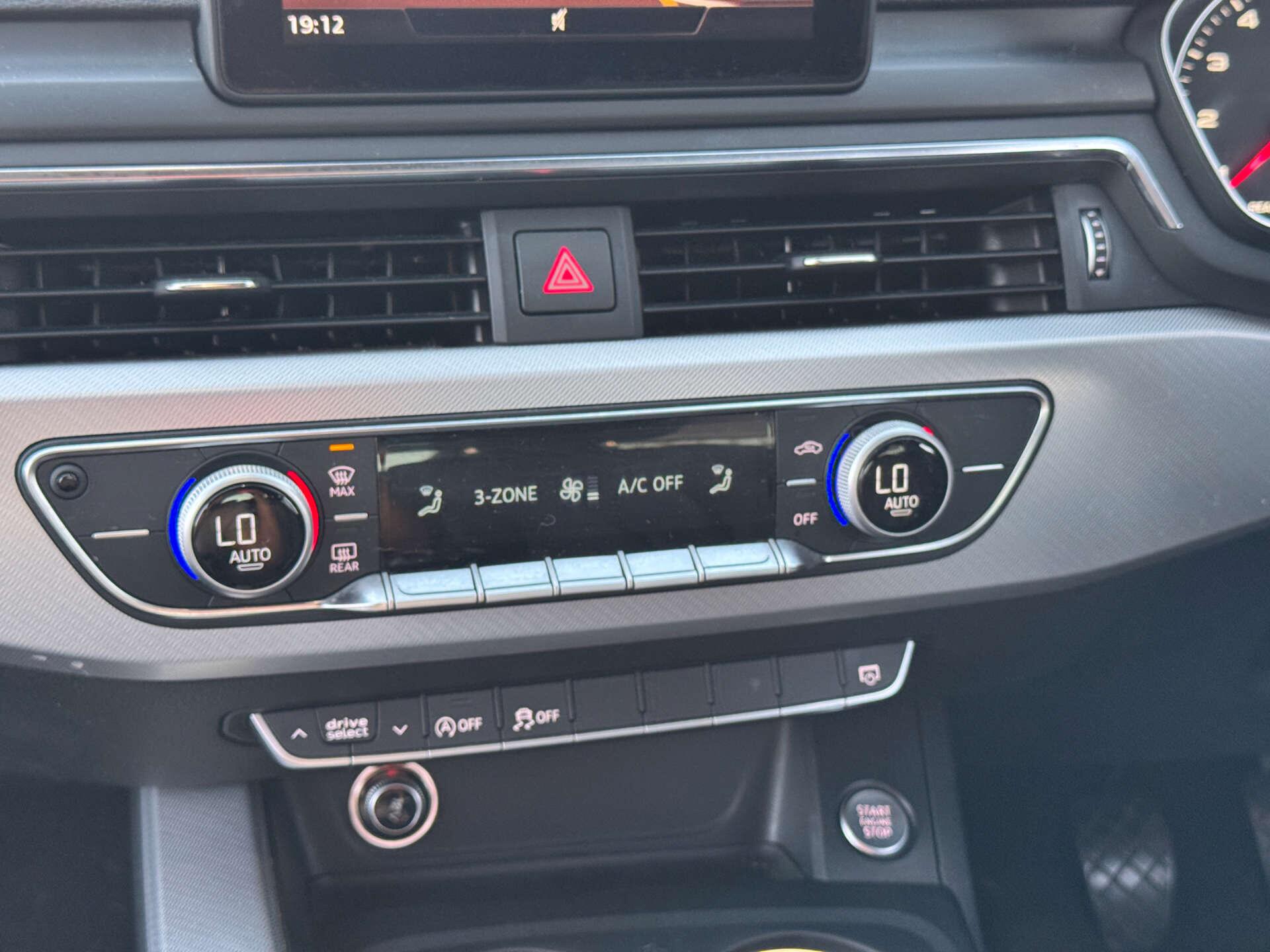 Audi A4 view 16