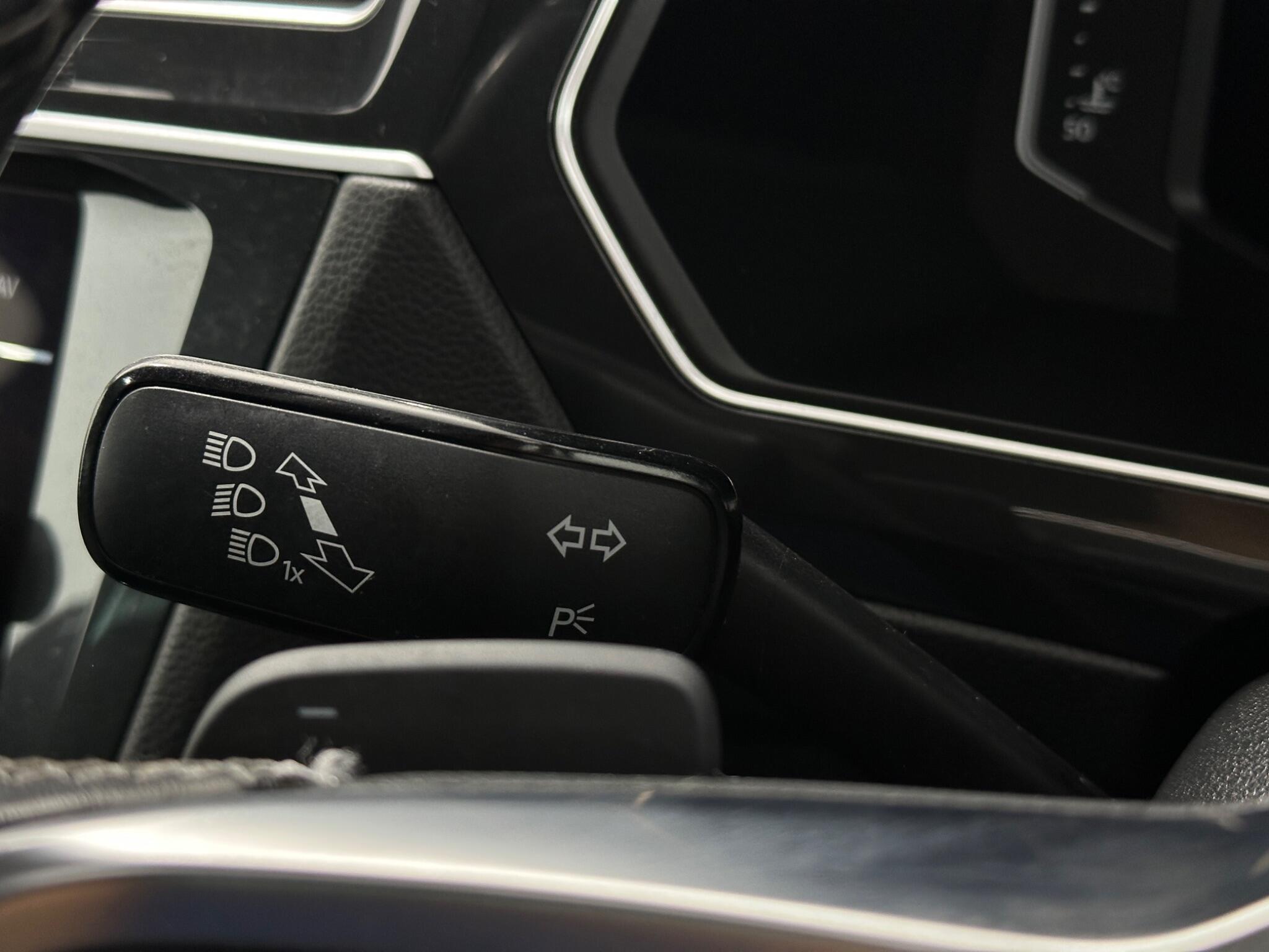 Volkswagen Tiguan view 13