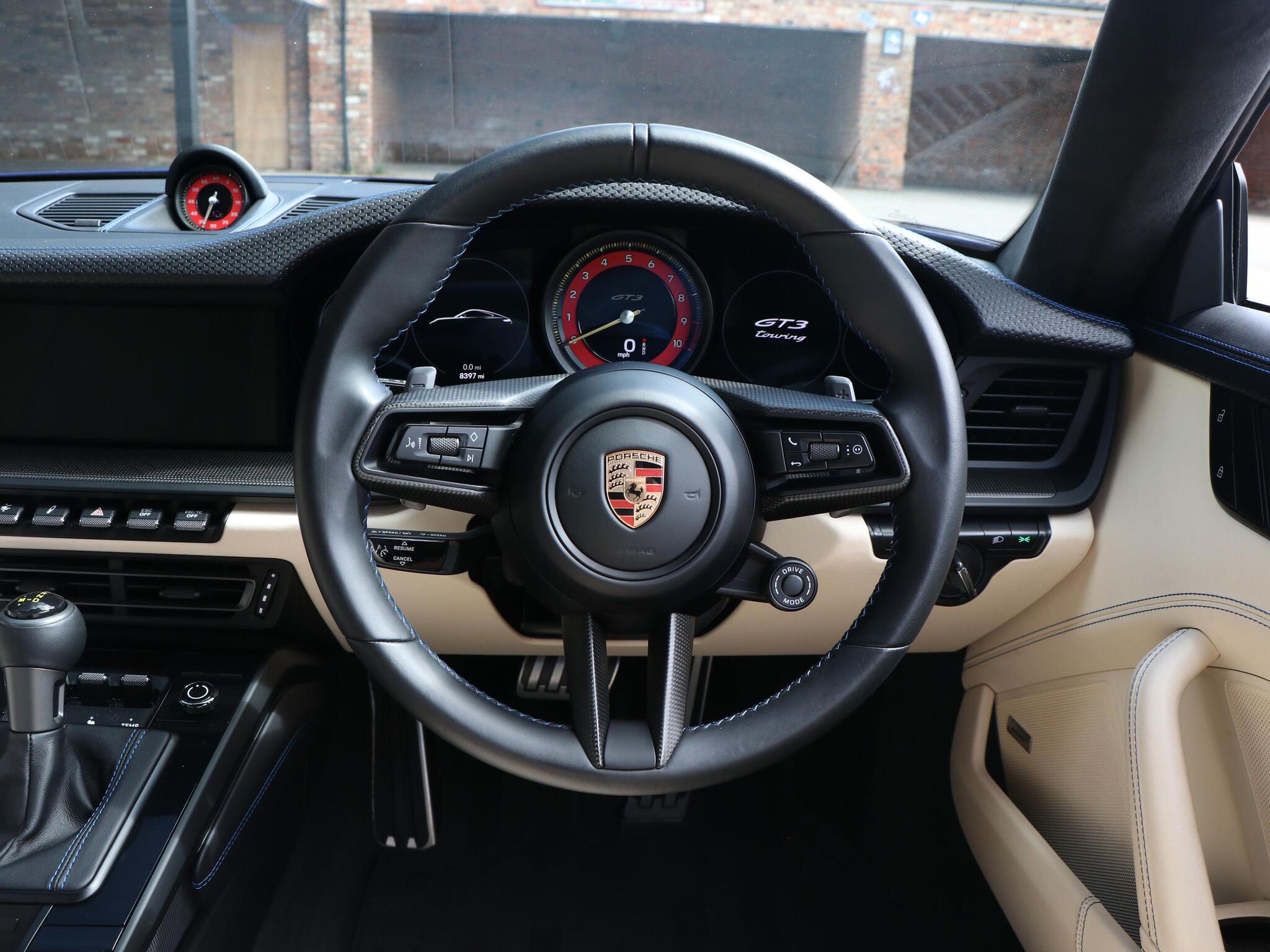Porsche 911 view 35