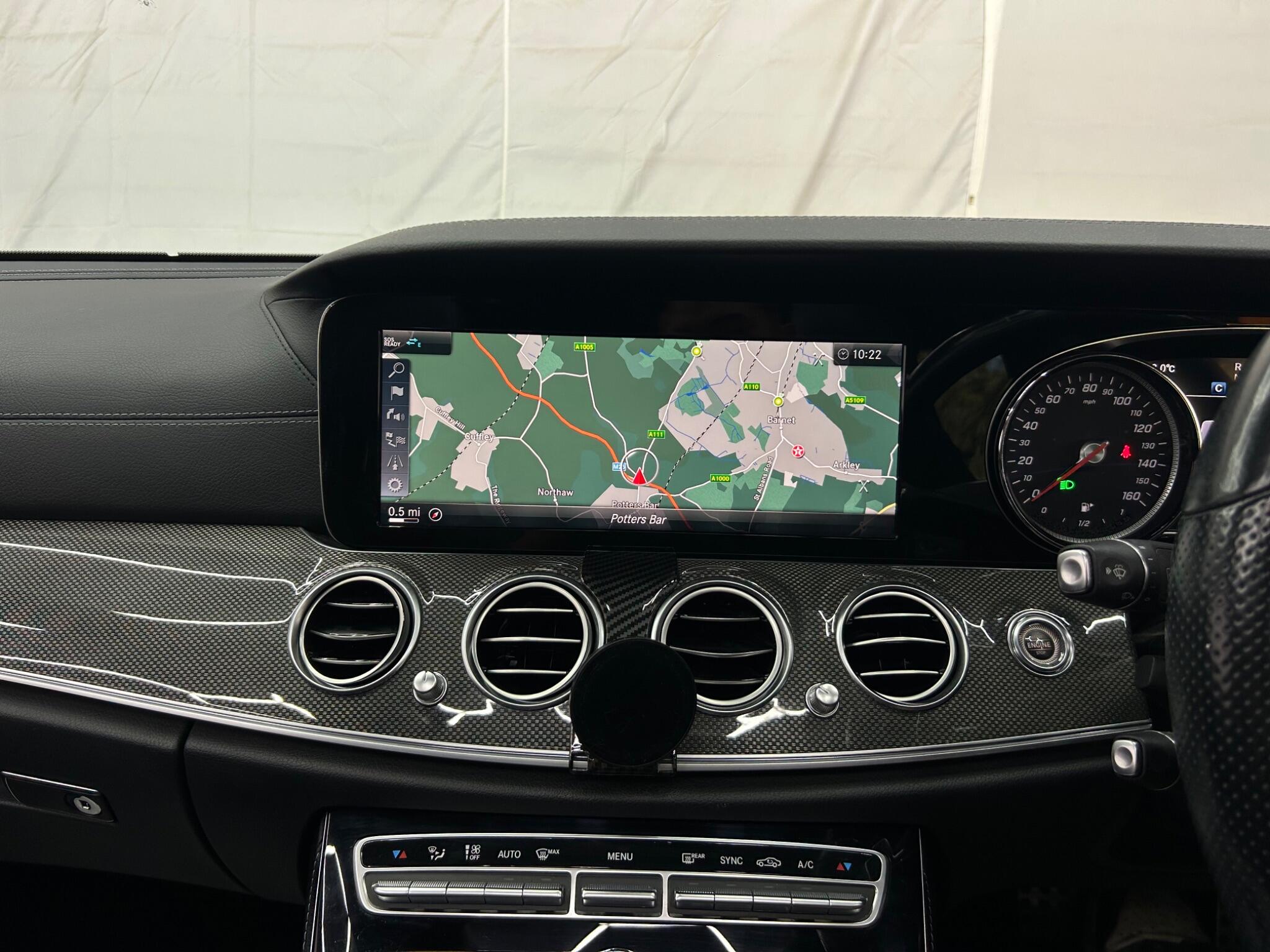 Mercedes-Benz E Class view 35