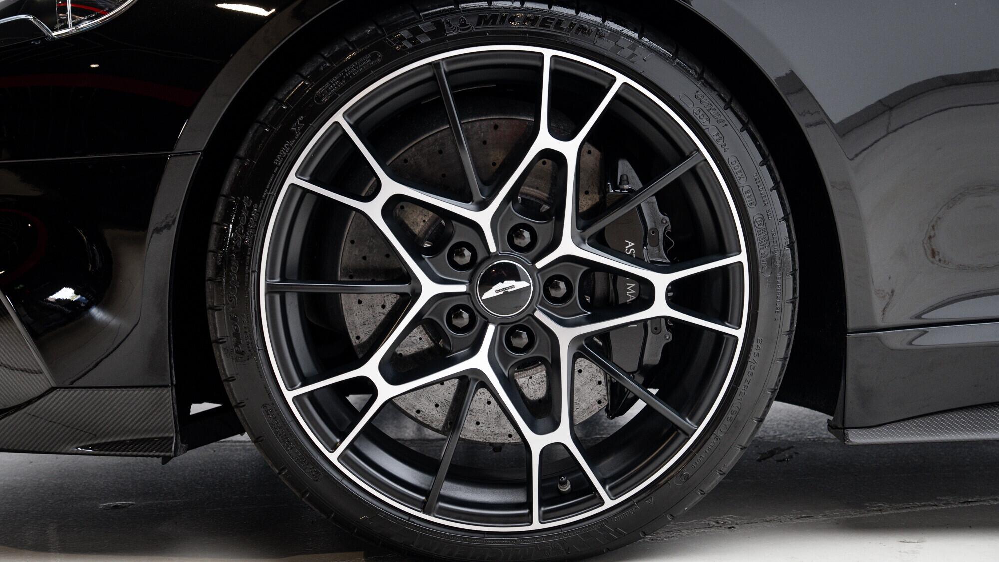 Aston Martin Rapide view 9