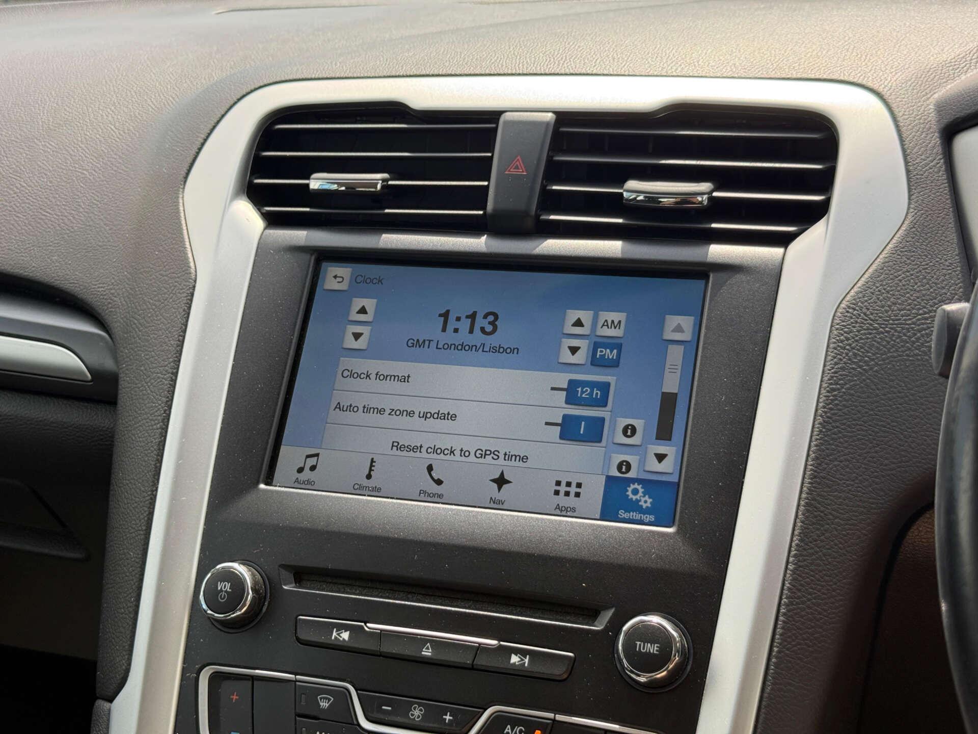 Ford Mondeo view 65