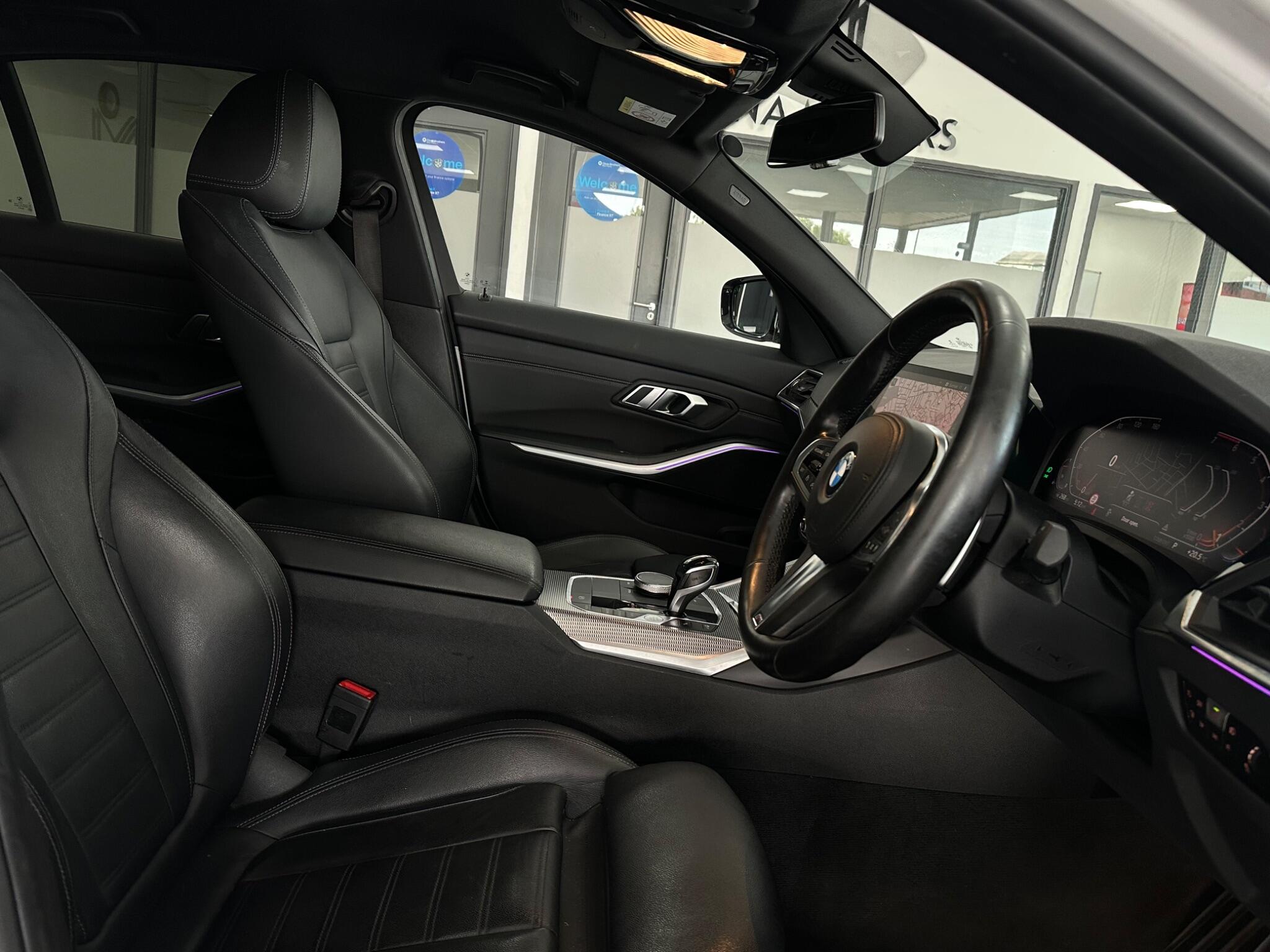 BMW 3 Series view 22